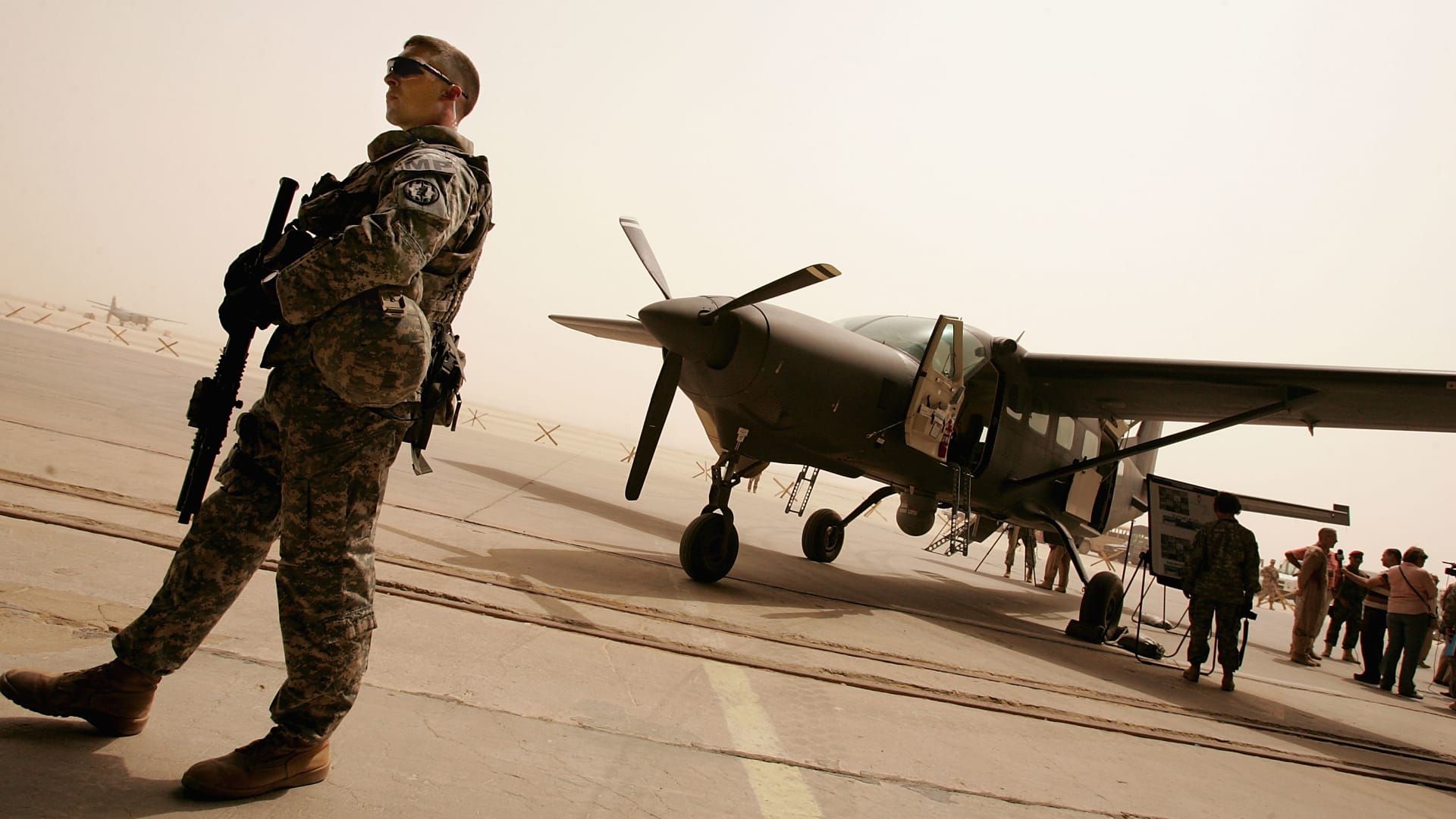 الجيش الأمريكي يُعلن مقتل كل أفراد طاقم طائرة تزوّد بالوقود تحطمت بالعراق