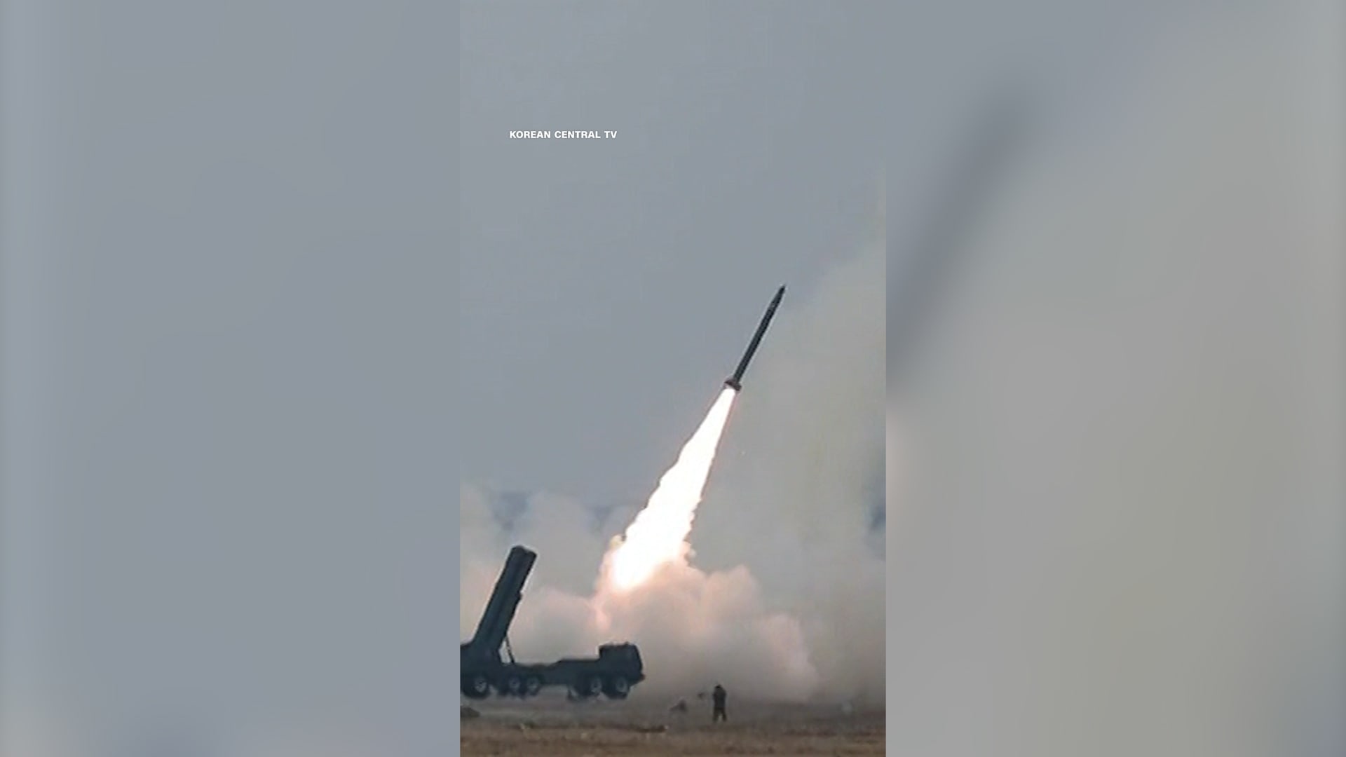 كيم جونغ أون وابنته يتابعان اختبار صواريخ ذات قدرات نووية في تجربة جديدة.. هل هي رسالة؟