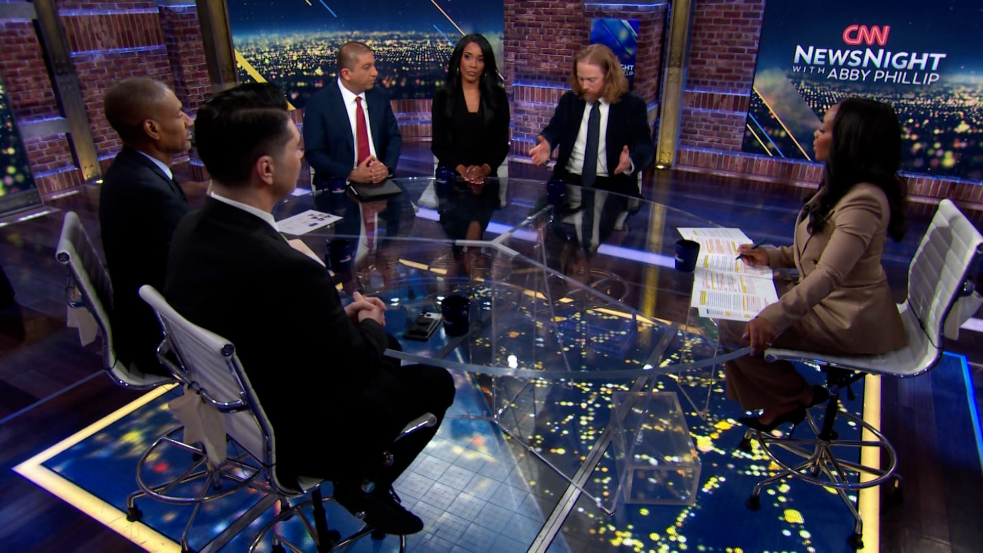 هل شكّلت إيران "تهديدًا وشيكًا"؟ نقاش حول استقالة مسؤول كبير في إدارة ترامب