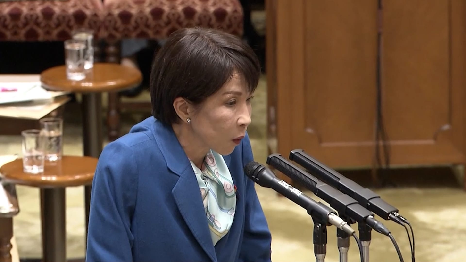 هزت كتفيها.. شاهد كيف تجنبت رئيسة وزراء اليابان سؤالًا عن سبب عدم مطالبتها ترامب بوقف مهاجمة إيران