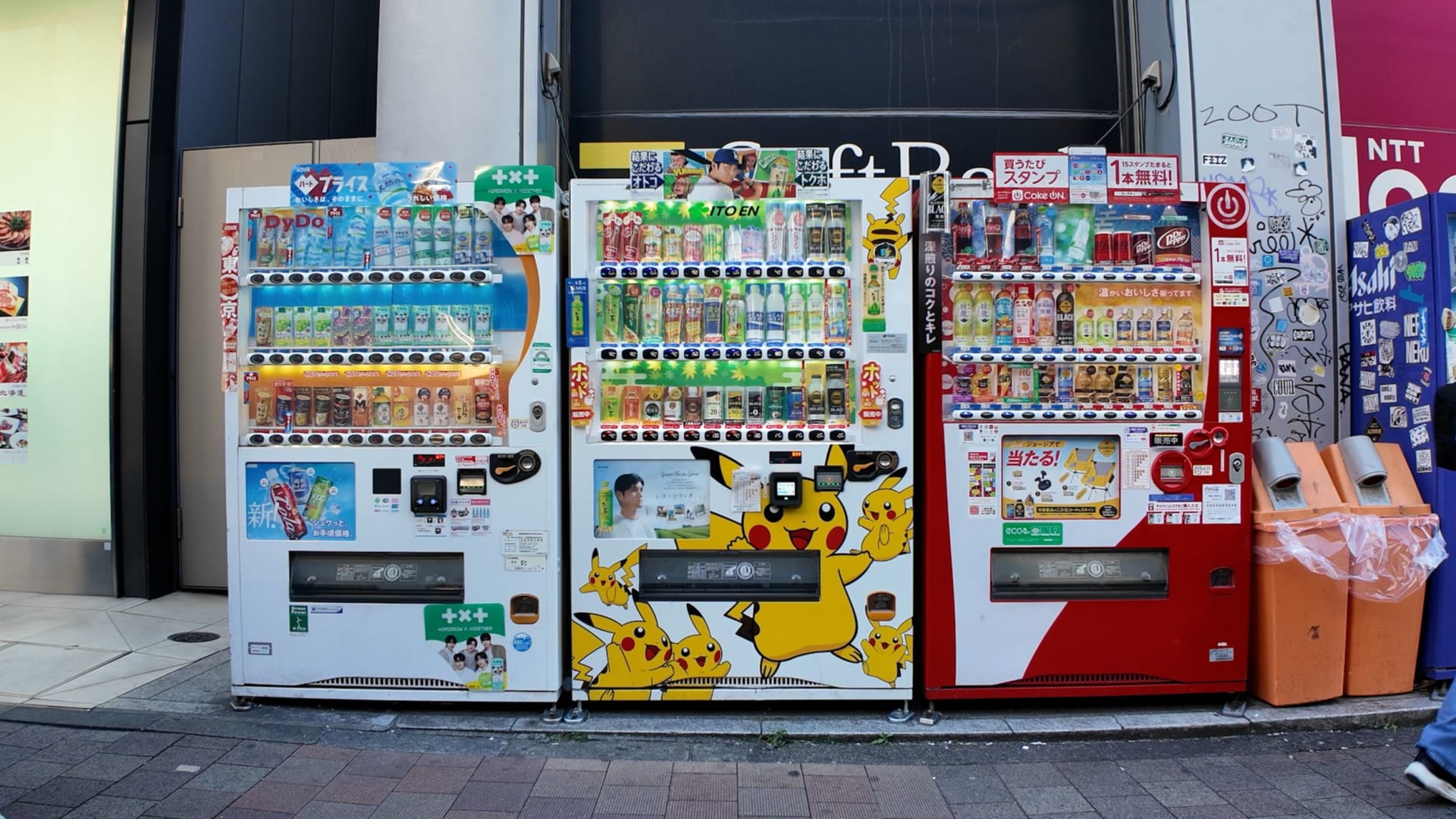 تواجه أزمة كبيرة.. لماذا قد تختفي آلات البيع الشهيرة في اليابان؟