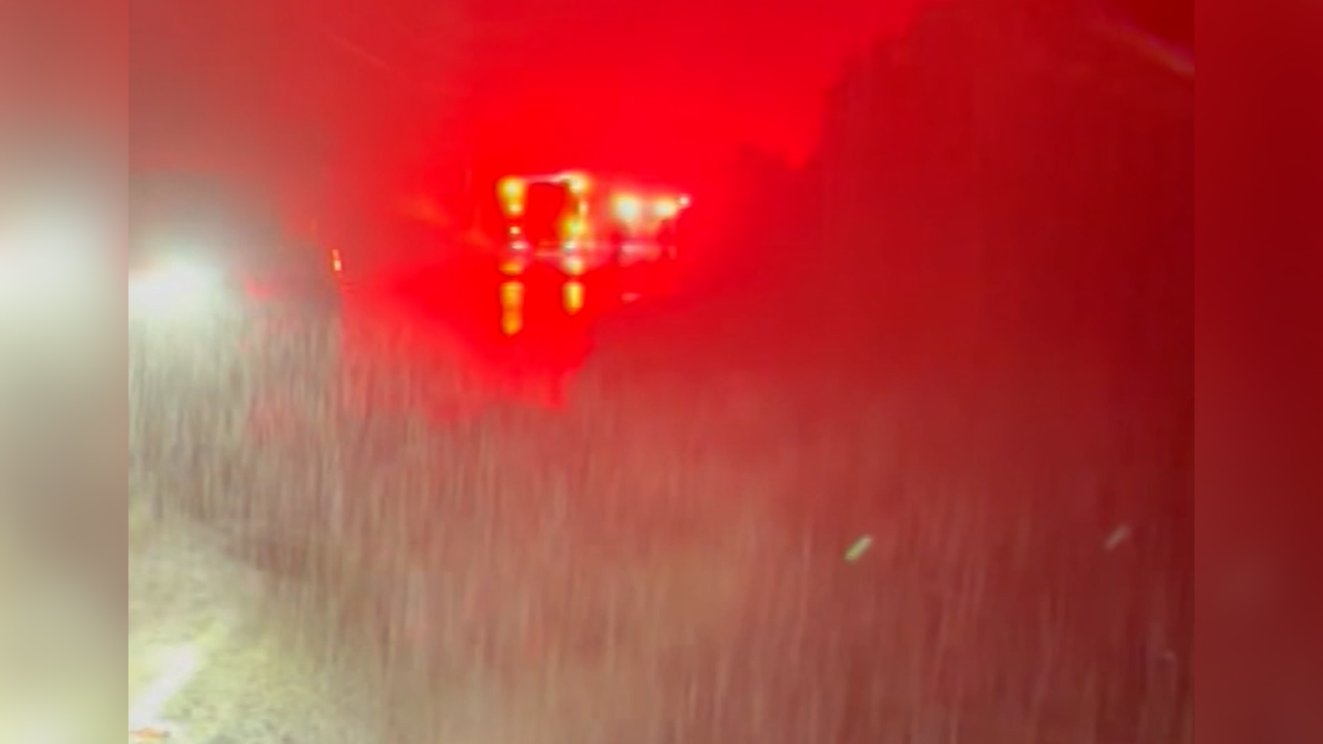 عاصفة "كونا" تجتاح هاواي.. وتتسبب بفيضانات كارثية مفاجئة