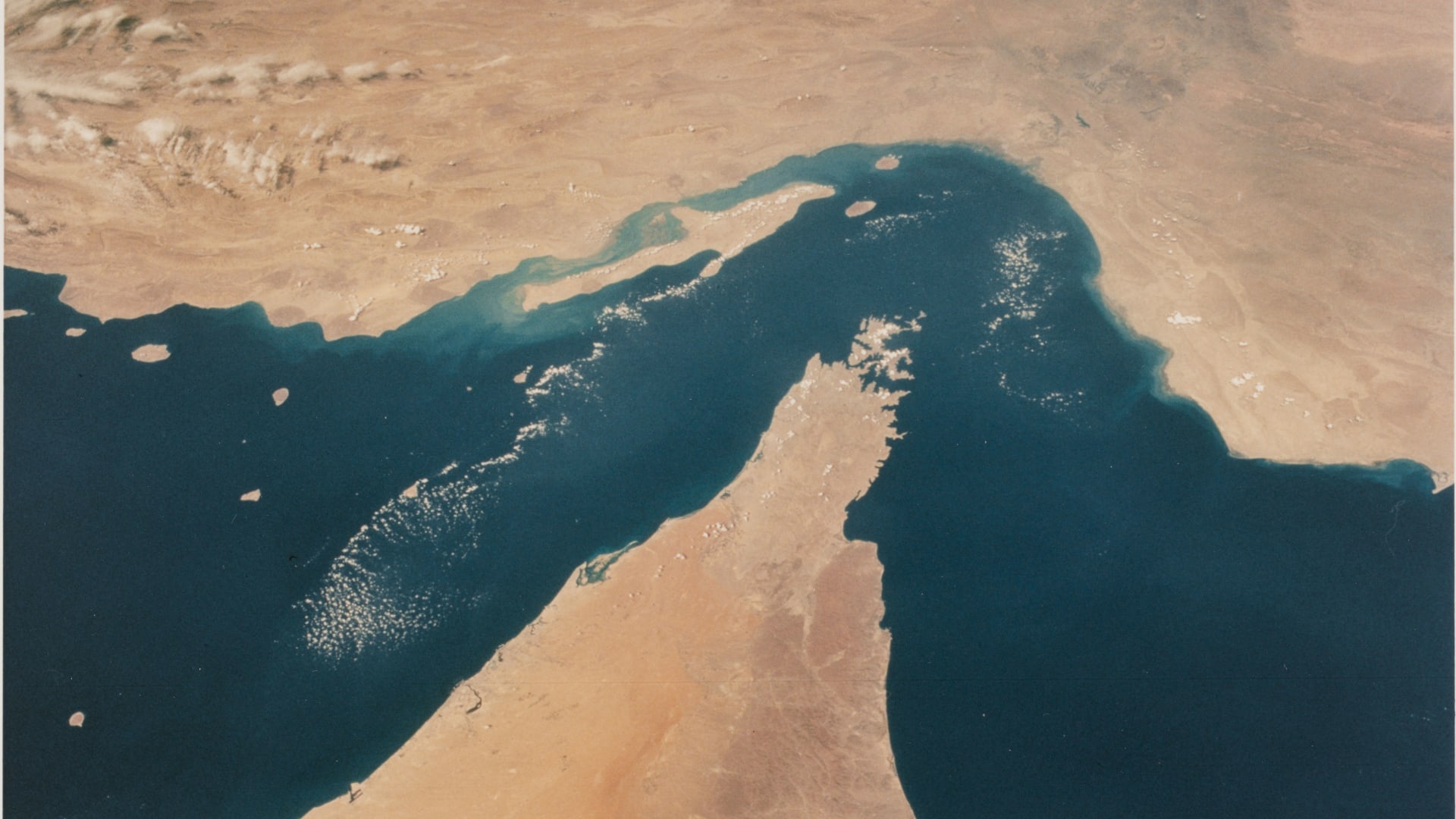 ما هي الجزر الصغيرة في الخليج التي قد تكون هدفًا لهجمات ترامب؟