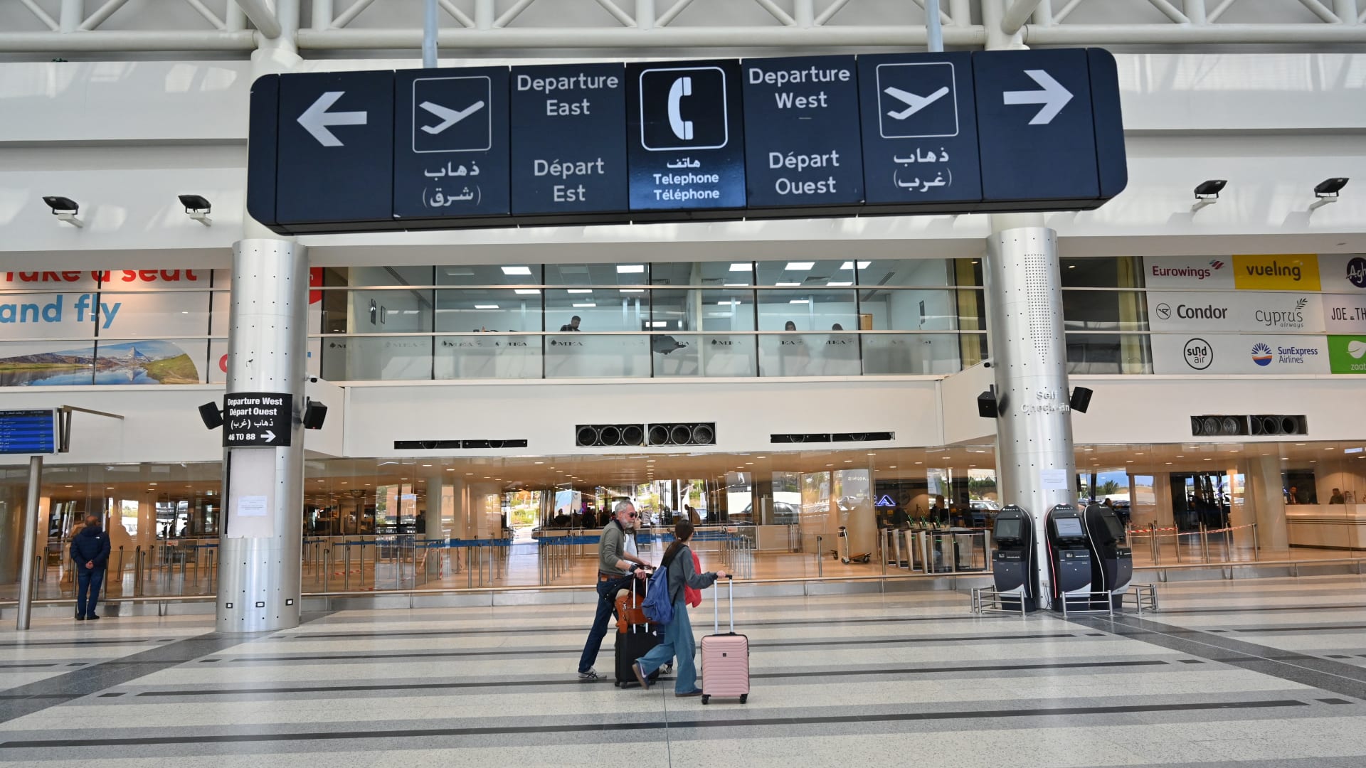 "غرق مطار بيروت في مياه الأمطار".. حقيقة الفيديو المتداول