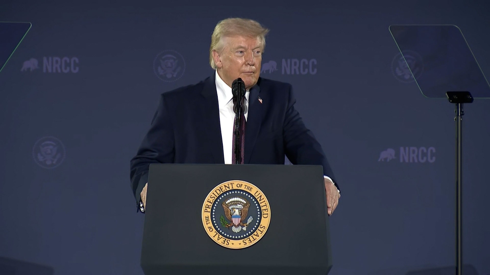 ترامب: إيران ترغب بشدة في إبرام اتفاق.. وهذا ما قاله عن "خوف" قادتها من الاغتيال