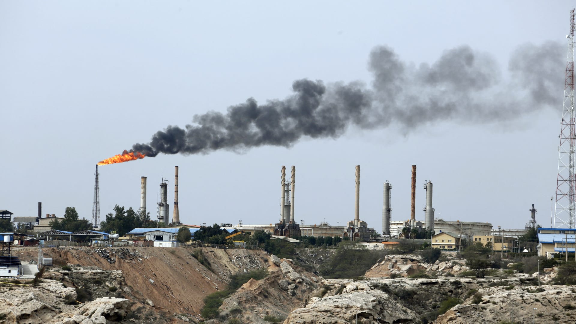 جزيرة "خرج" .. خطورة سيطرة أمريكا على الركيزة الأساسية للاقتصاد الإيراني