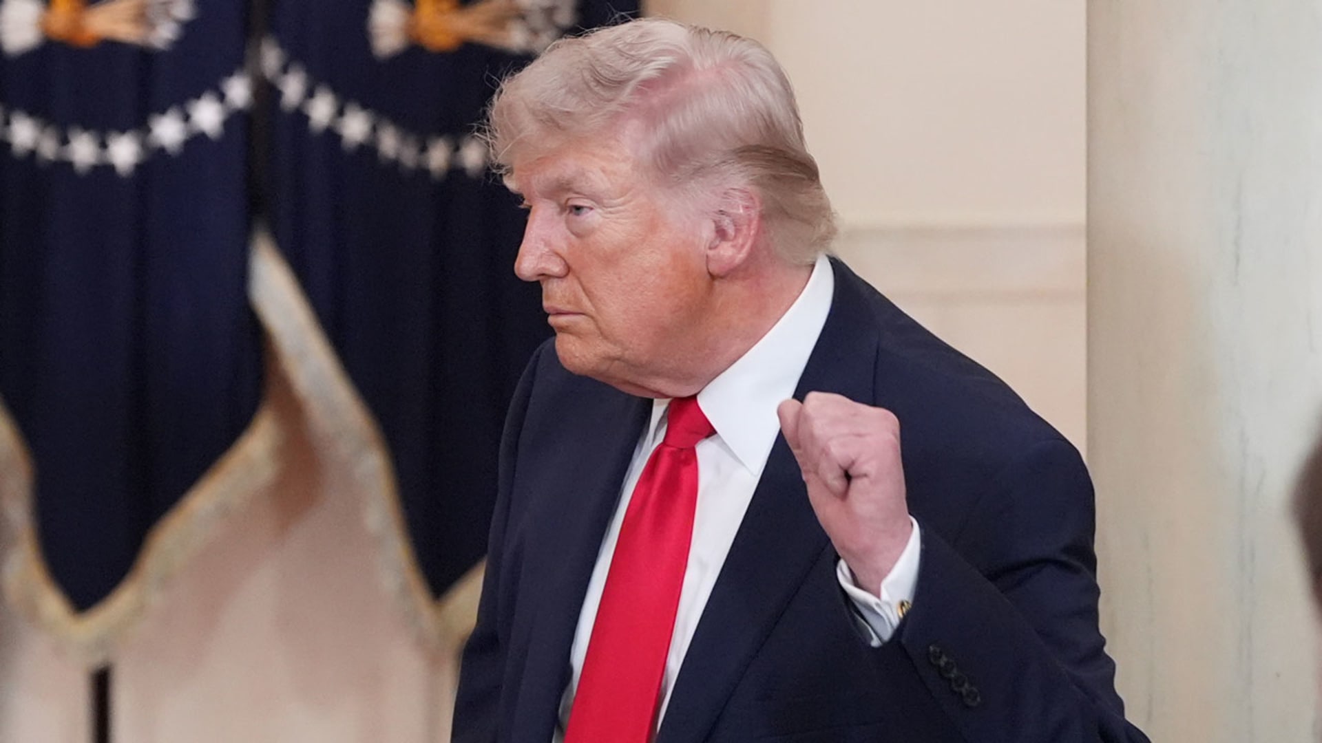 إيران.. ترامب ينشر فيديو لحظة تدمير الجسر وعراقجي يعلق