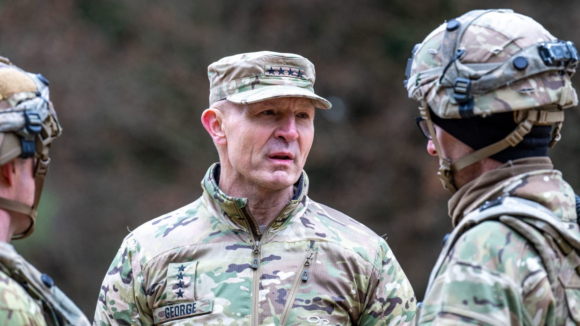 هيغسيت يطلب من رئيس أركان الجيش الأمريكي التقاعد فورًا