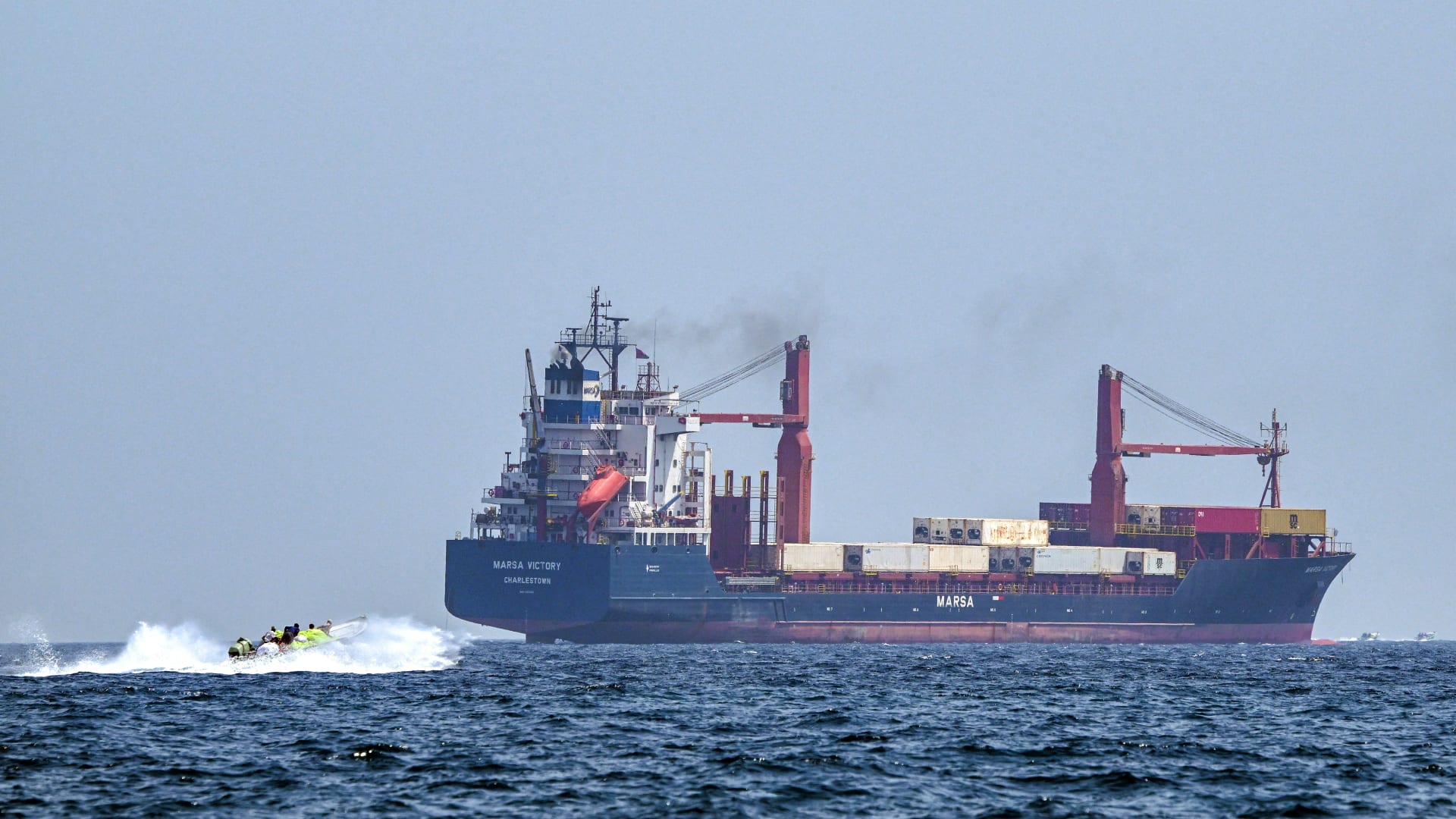 اجتماع بين إيران وسلطنة عُمان بشأن مرور السفن في مضيق هرمز