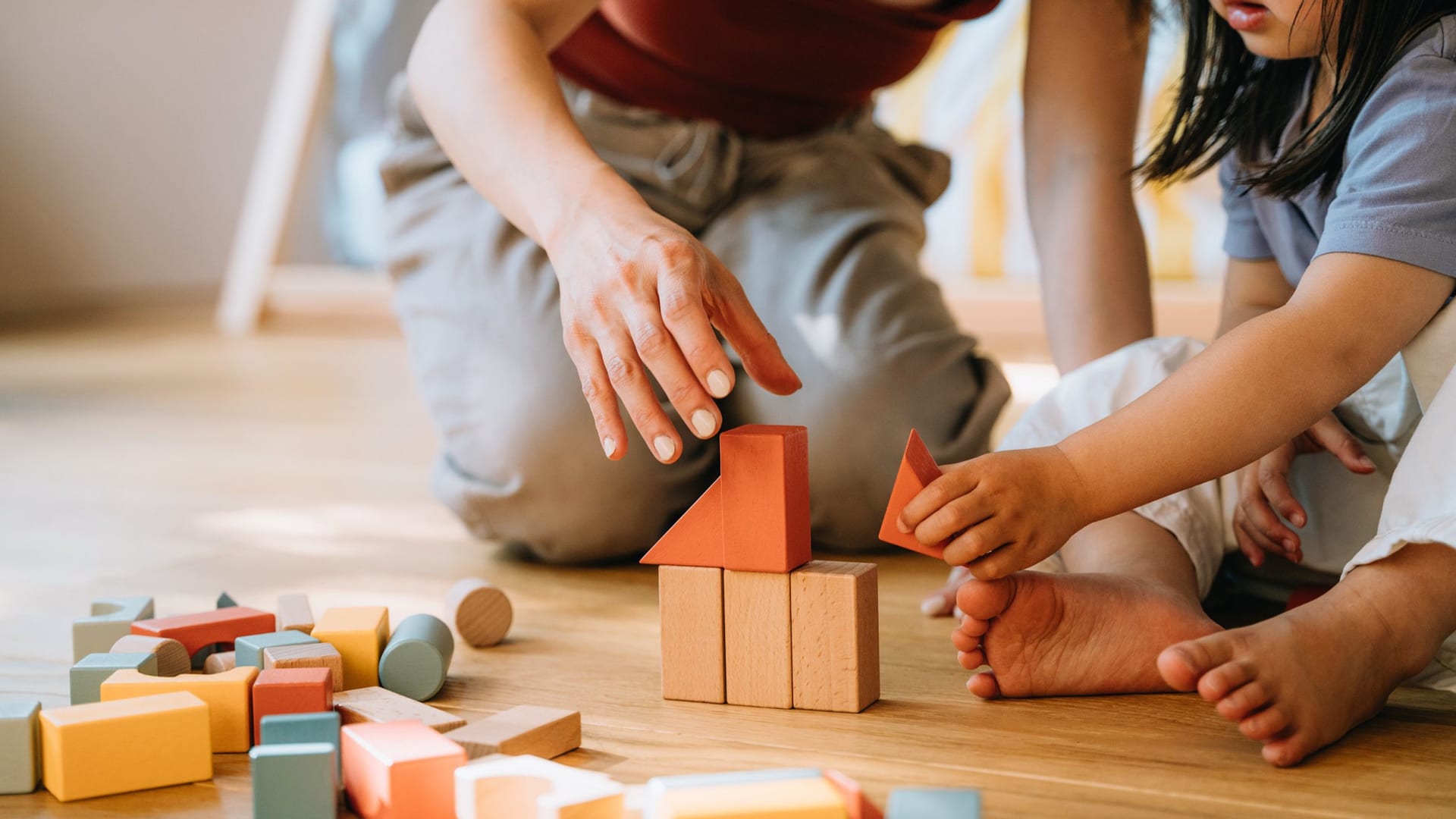 التفكير النقدي: مهارة تحمي الأطفال من أضرار وسائل التواصل الاجتماعي