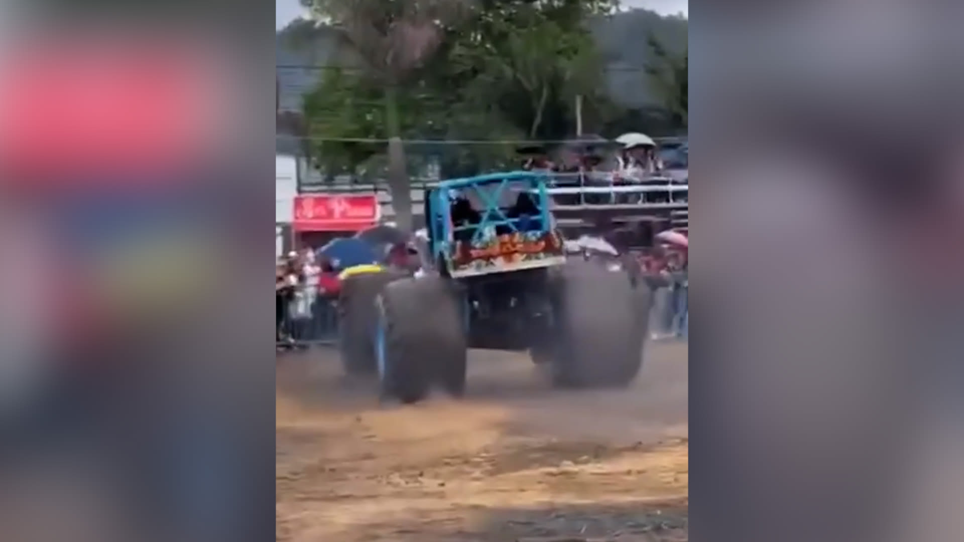 تسببت بمأساة.. شاحنة عملاقة تنحرف نحو حشد من الناس في كولومبيا