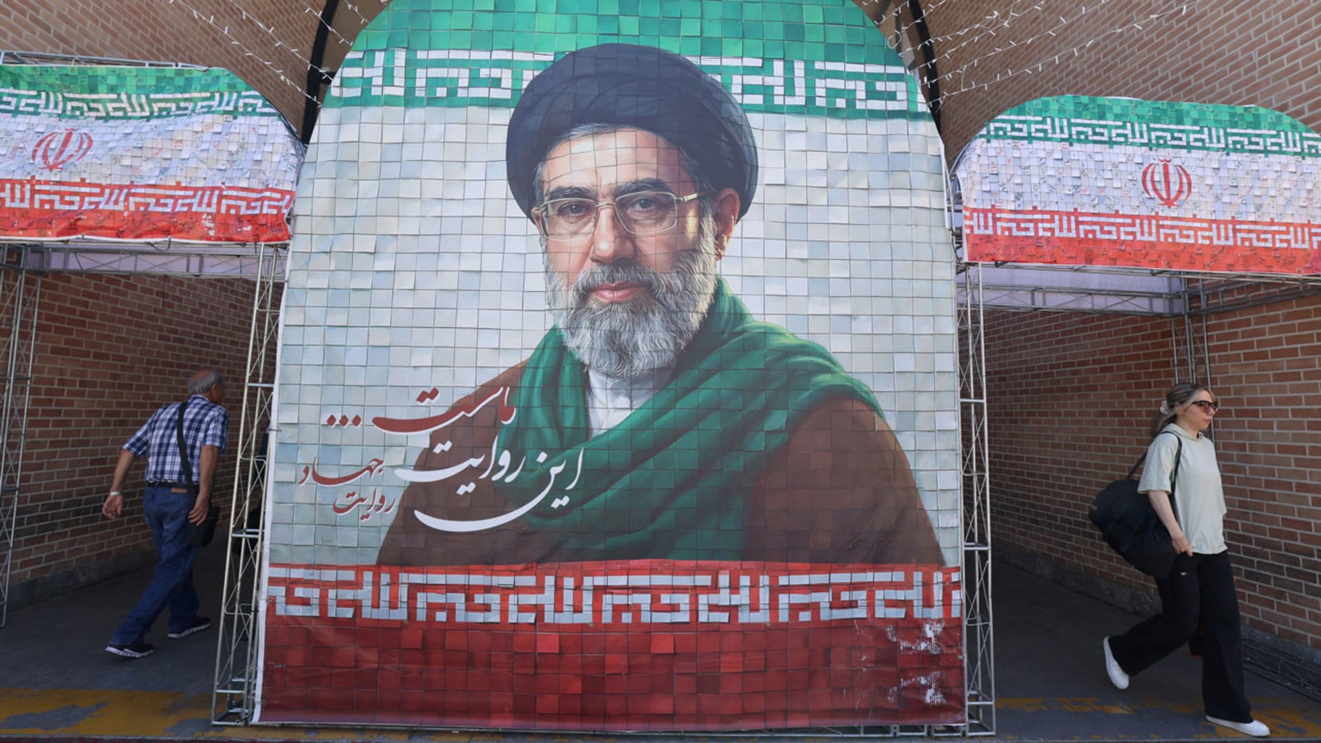 هاجم رئيس برلمان إيران ودعا لإقالة وزير الخارجية.. ما قد لا تعلمه عن فصيل إيراني متشدد عازم على إفشال اتفاق سلام مع أمريكا
