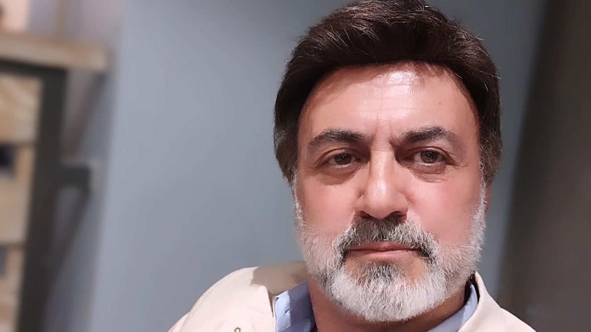 الفنان السوري فراس إبراهيم يطمئن جمهوره بعد صورة "مفبركة"
