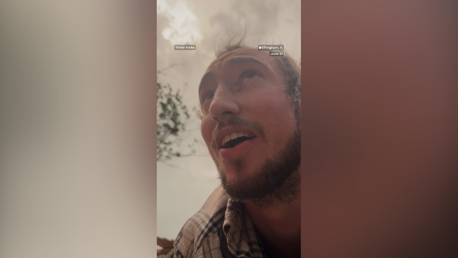نجا بأعجوبة.. إعصار عنيف يدمر منزلا بأمريكا وصاحبه يوثّق ما يحدث من الداخل