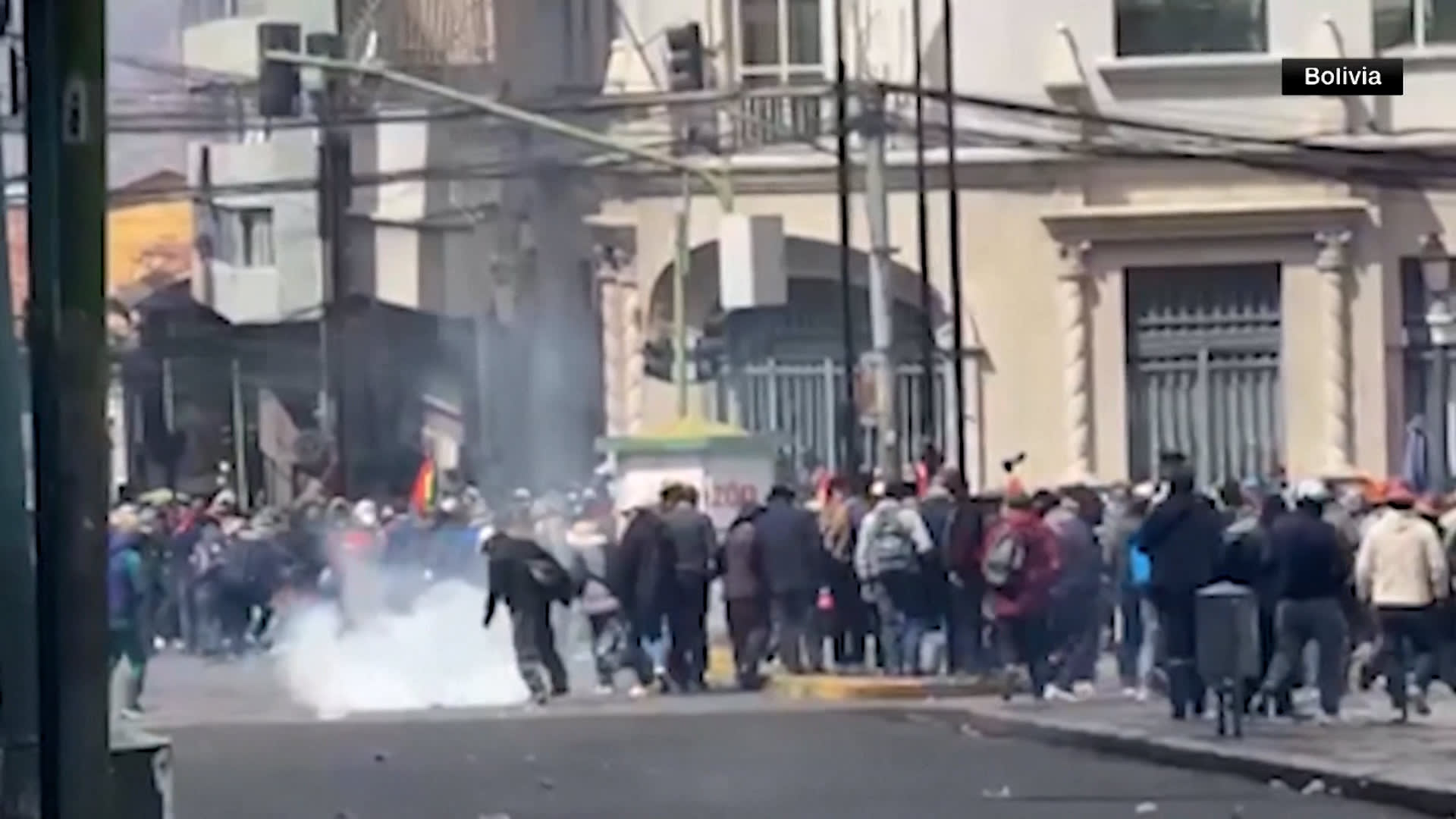 احتجاجات التقشف تهز بوليفيا.. والرئيس يعلن حالة طوارئ