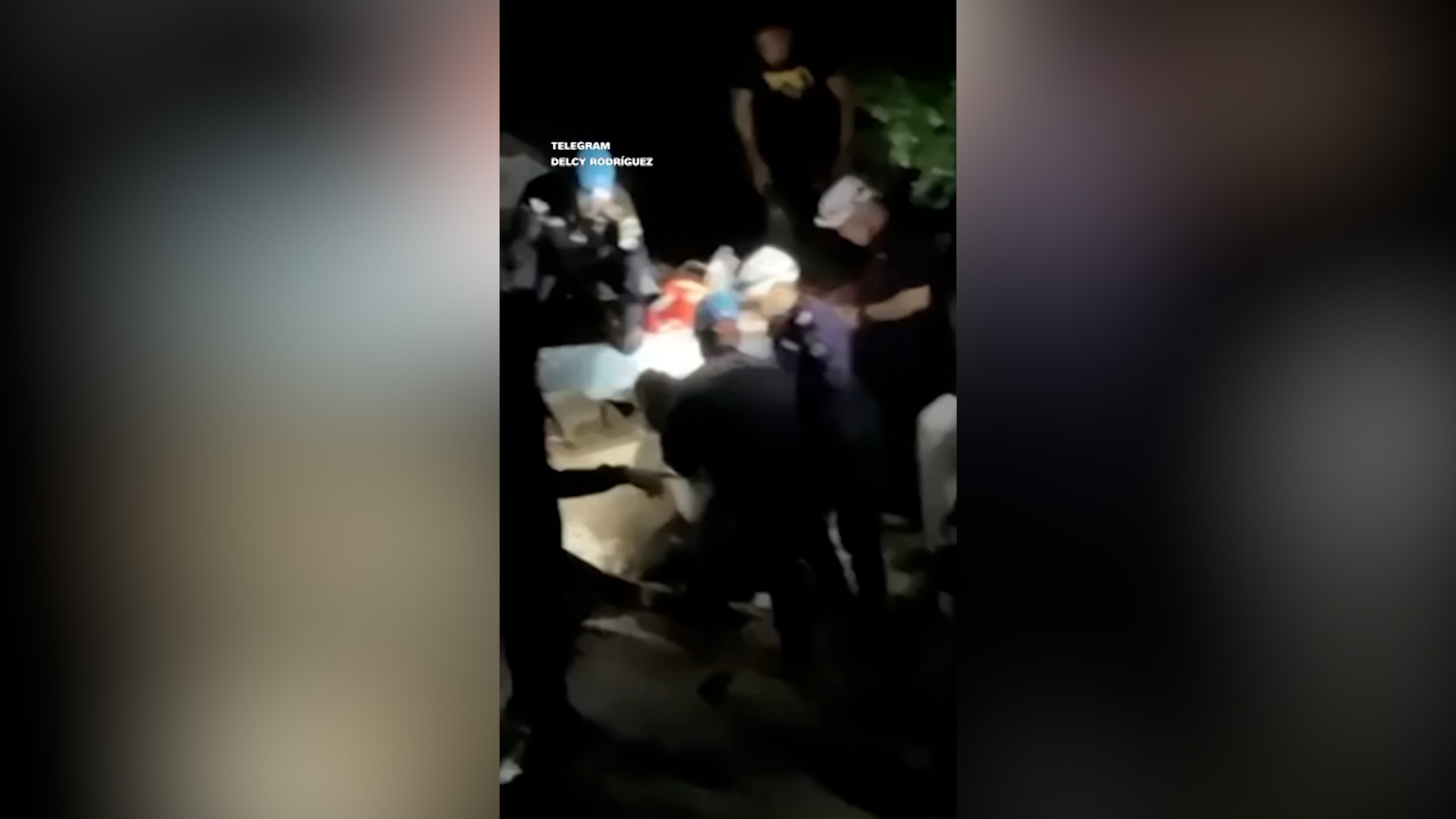 لحظة عثور فرق إنقاذ أردنية على طفل محاصر تحت أنقاض زلزال فنزويلا