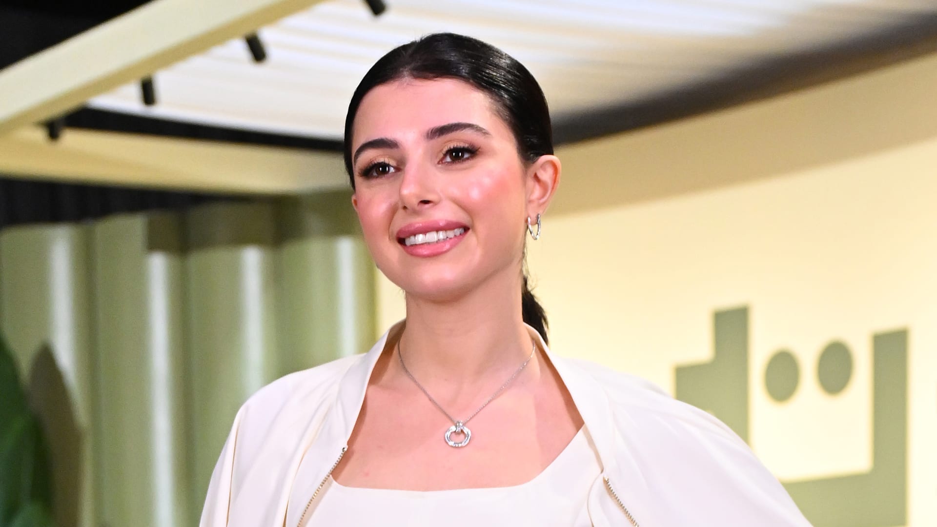 "كنتِ شريكتي في كل شيء".. ماريتا الحلاني توجه رسالة مؤثرة إلى شقيقتها دانا بمناسبة زفافها