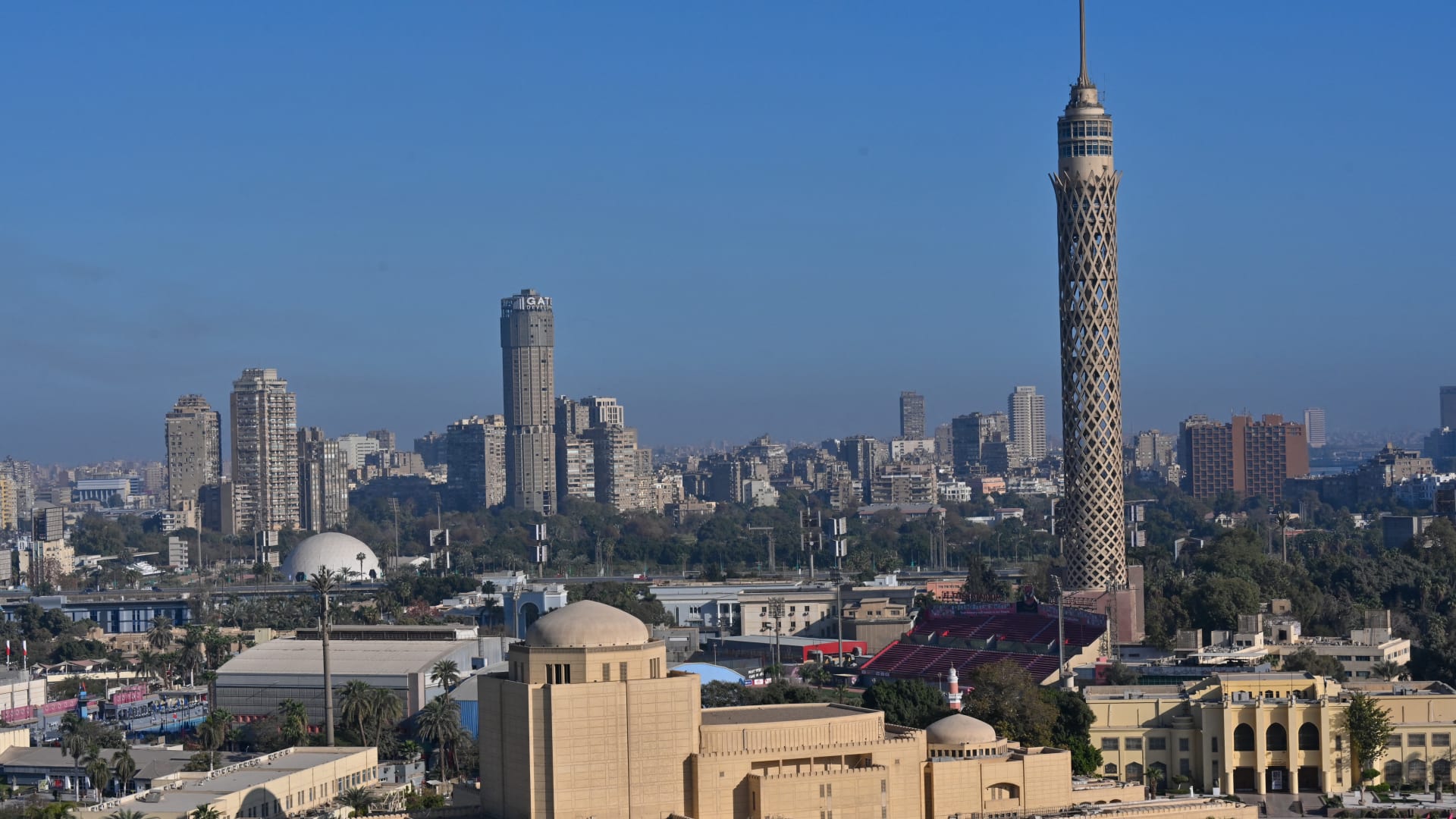 مصر.. فيديو ضرب شقيقين لوالدتهما ووزارة الداخلية تتحرك