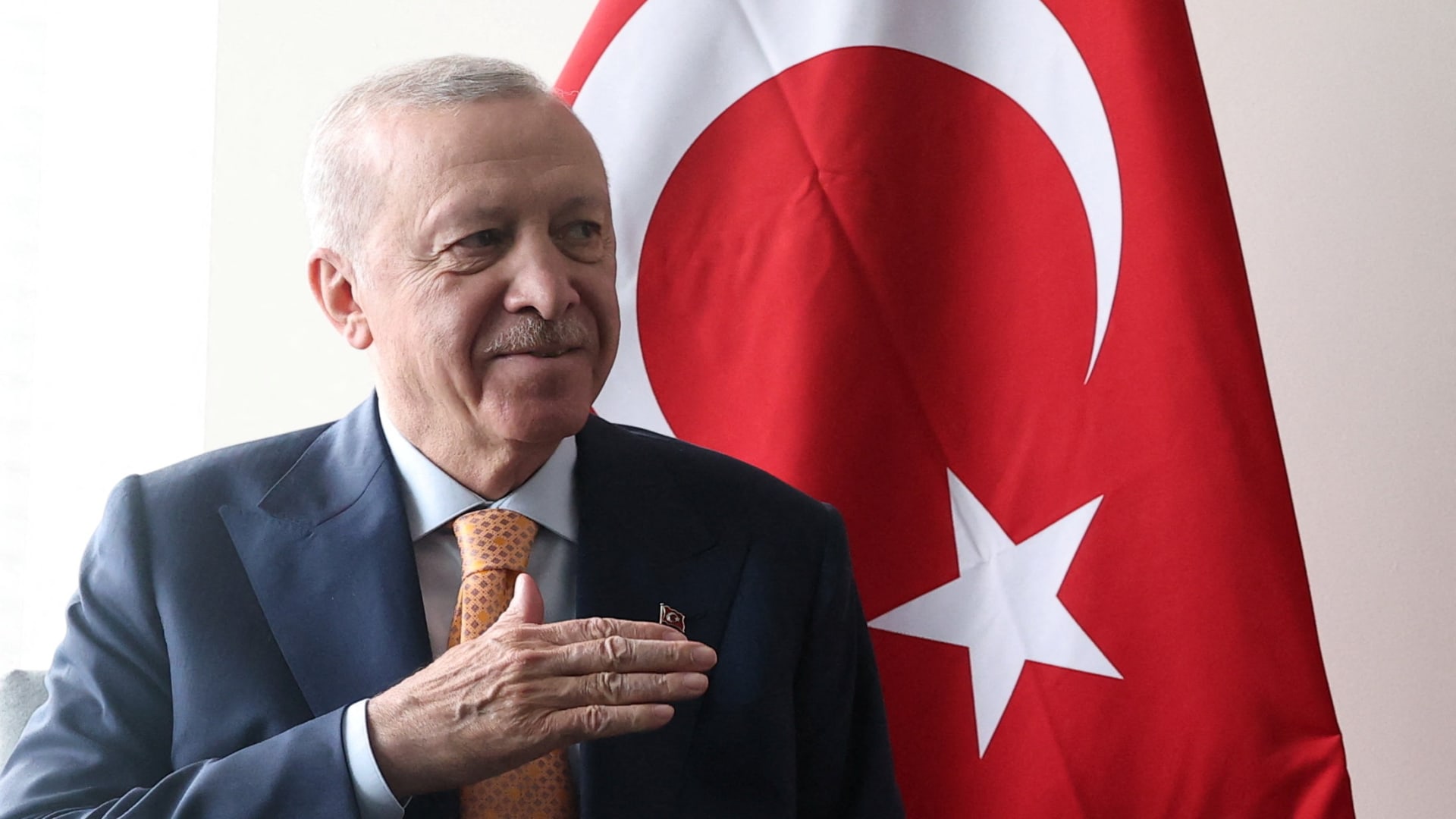 "حديث عفوي" بين أردوغان وفيصل بن فرحان وريما بنت بندر.. هذا ما دار فيه