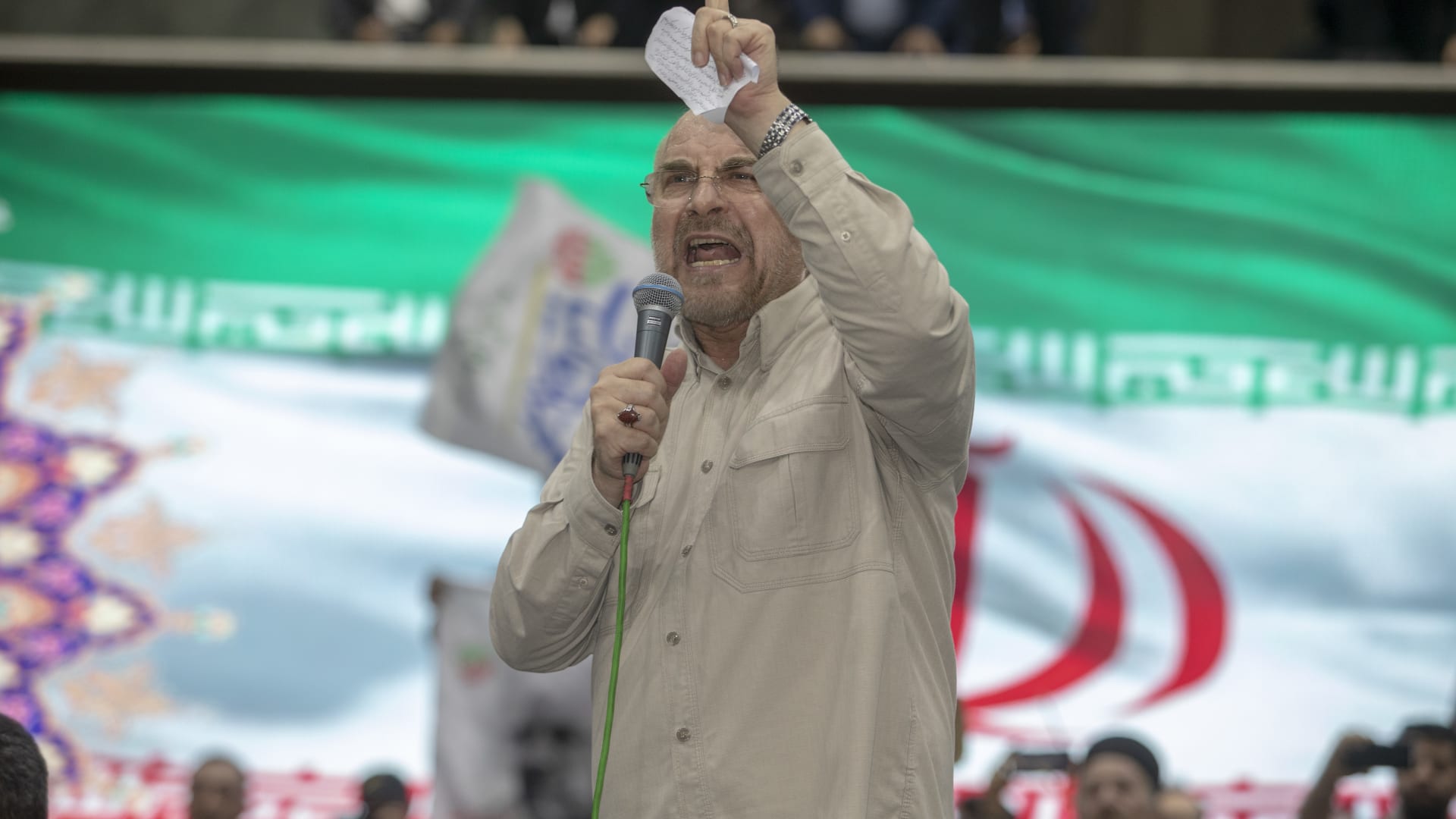 قاليباف يهدّد: إذا مُنعنا من بيع النفط فلن يتمكن أحد من بيعه
