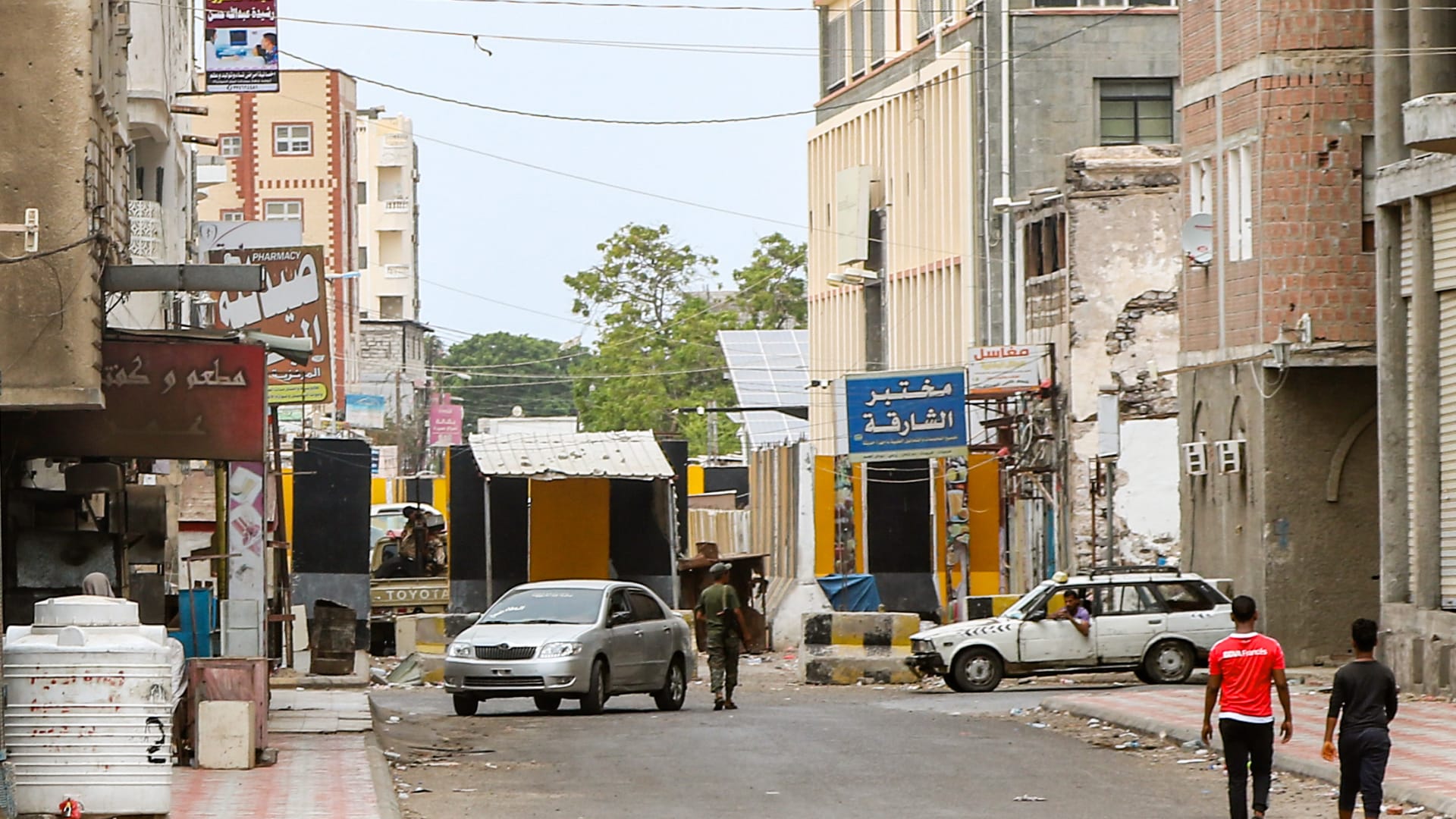 الحكومة اليمنية تعلن عن هجمات للحوثيين على قصر معاشيق الرئاسي في عدن.. والجماعة تعلق