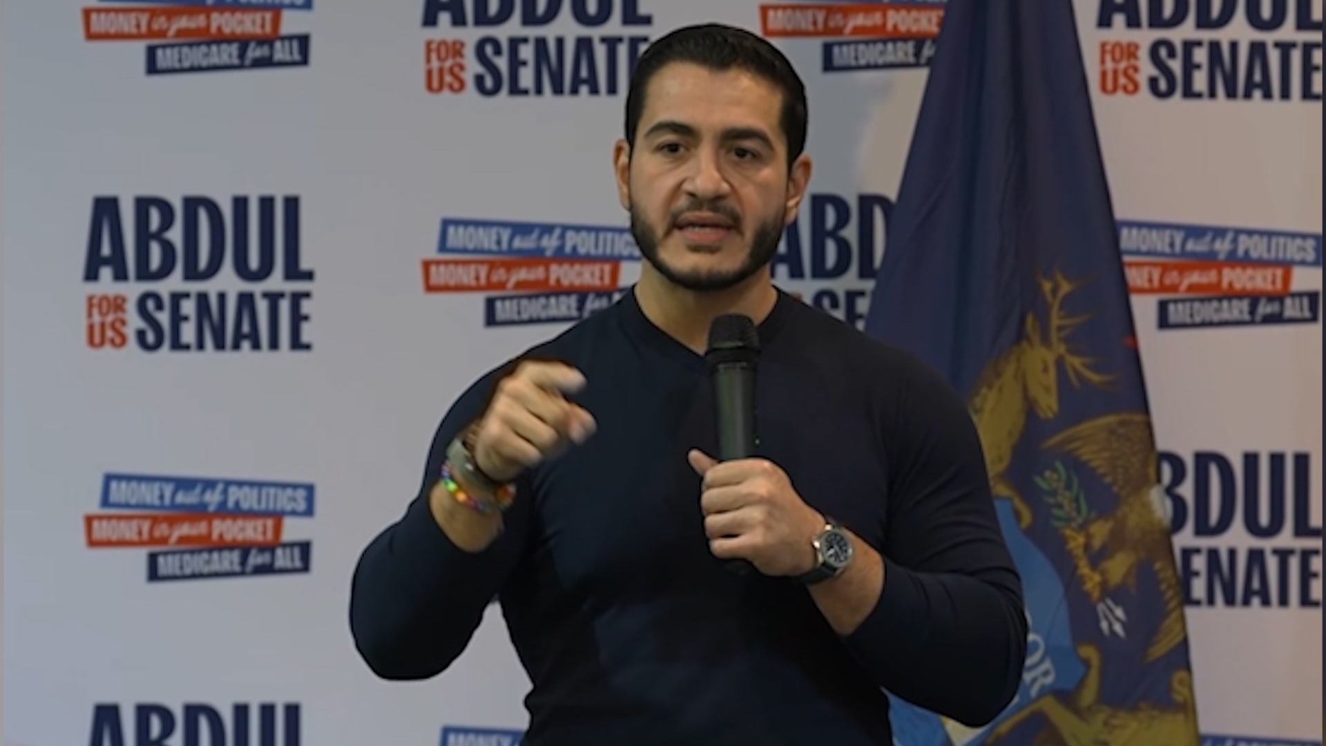 "اسمي ليس سبب غلاء المعيشة".. عبد الرحمن السيد يرد على هجوم ترامب وفانس