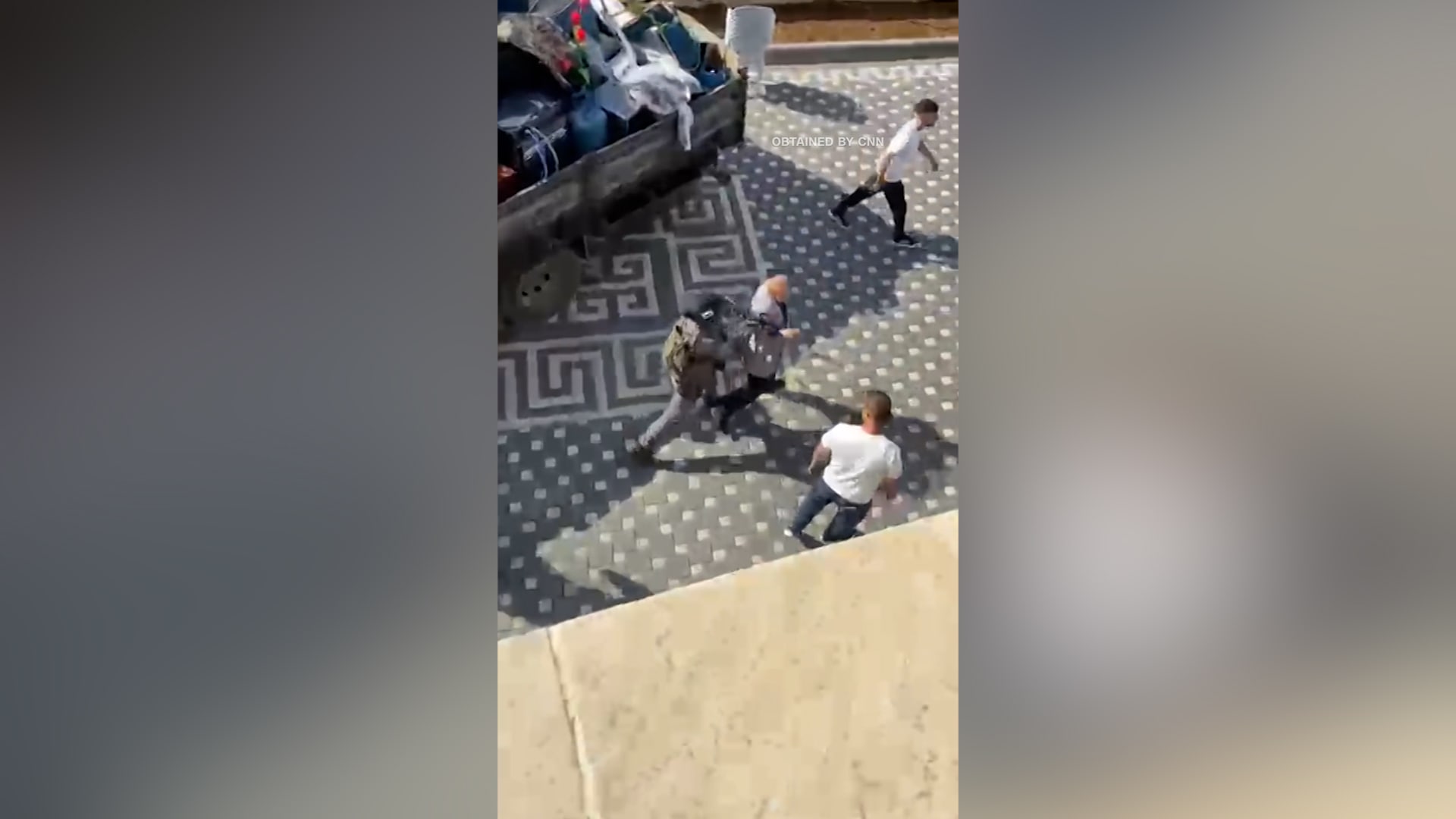 آلاف الفلسطينيين يُهجرون بعد تهديدات إسرائيلية بالانتقام إثر إطلاق نار