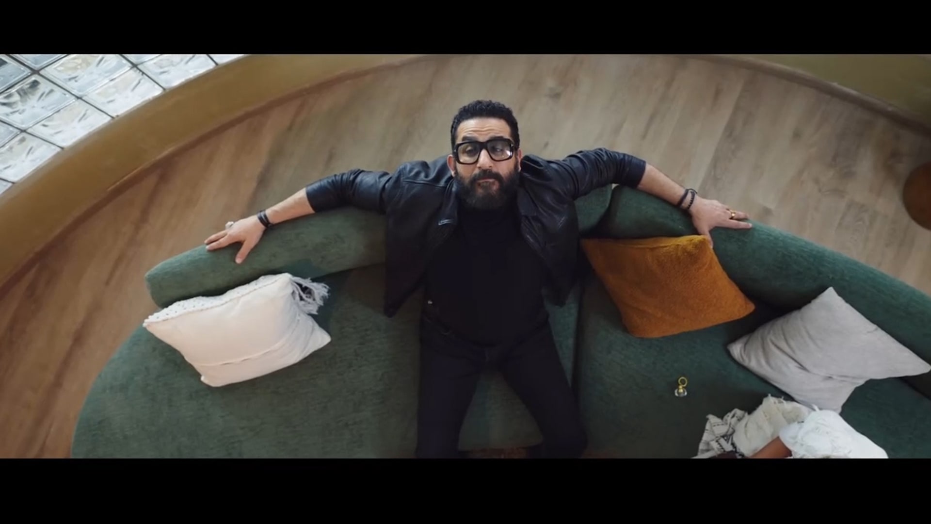 "حدوتة" أحمد حلمي تصل إلى صالات السينما في نوفمبر