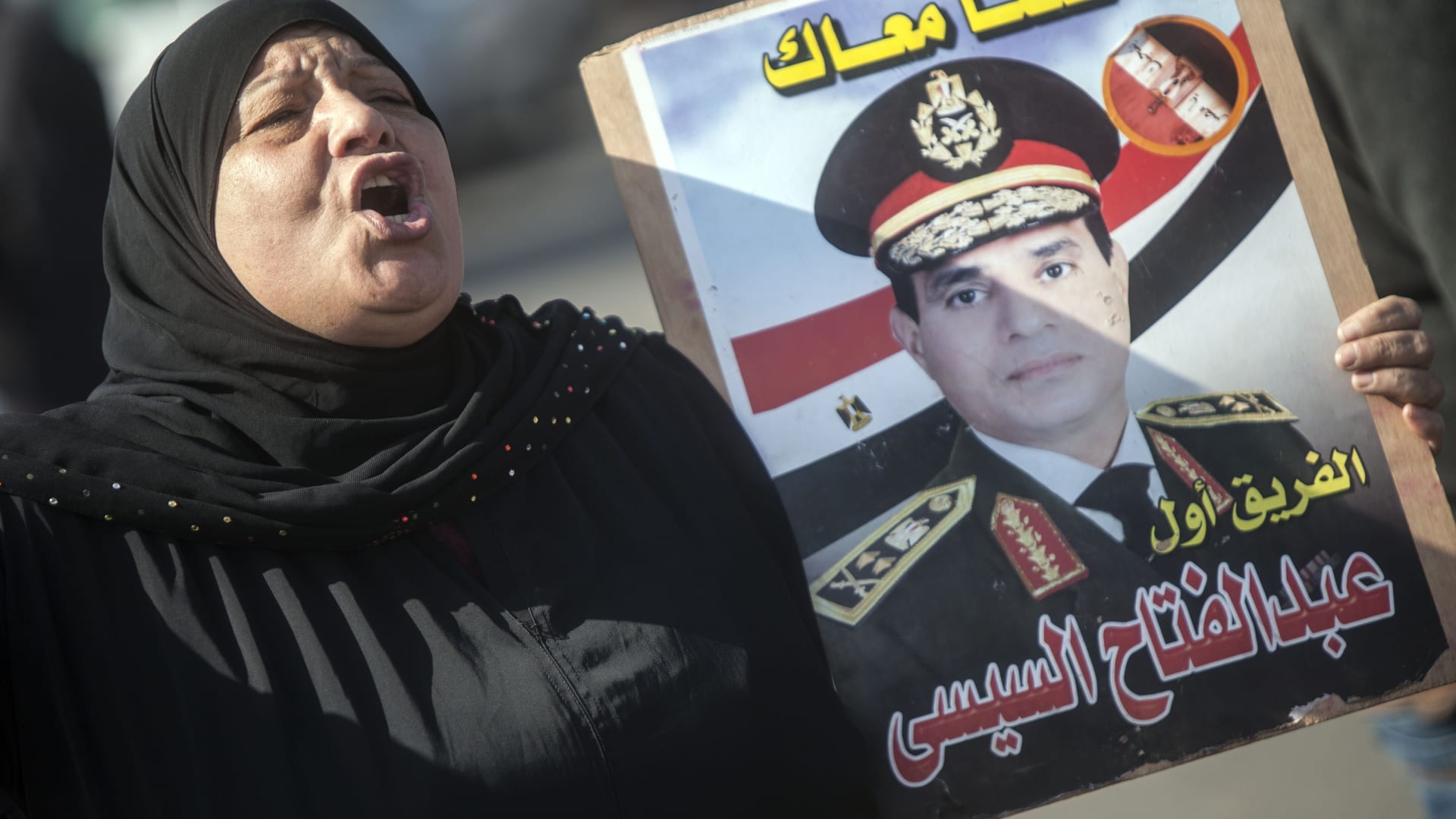صحف: "السيسي فوبيا" بأمريكا وحقيقة ظهور عمر سليمان في القاهرة