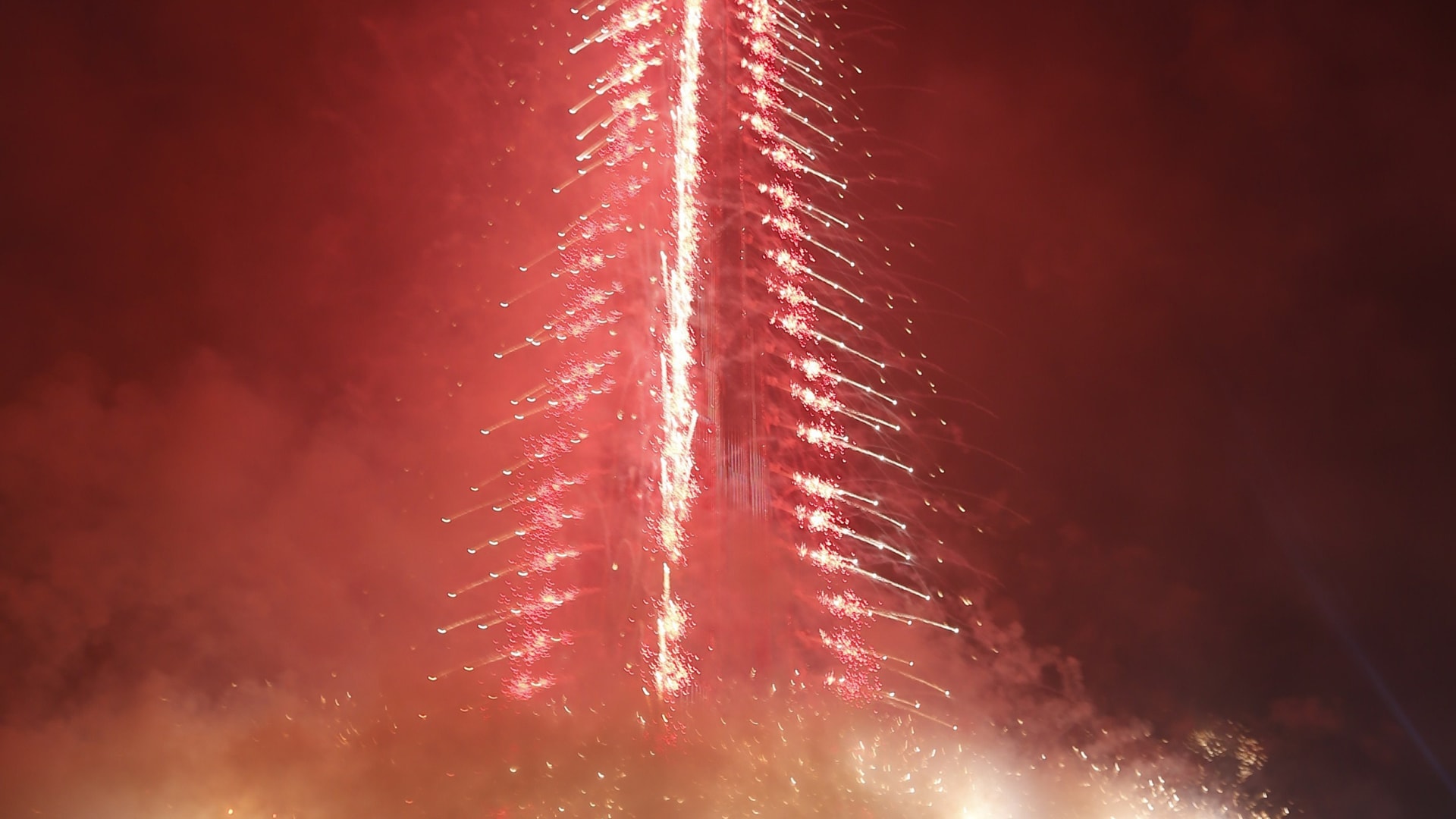 دخلت إمارة دبي موسوعة غينيس للأرقام القياسية مرة أخرى بسبب حجم الاحتفالات المواكبة لحلول السنة الجديدة.