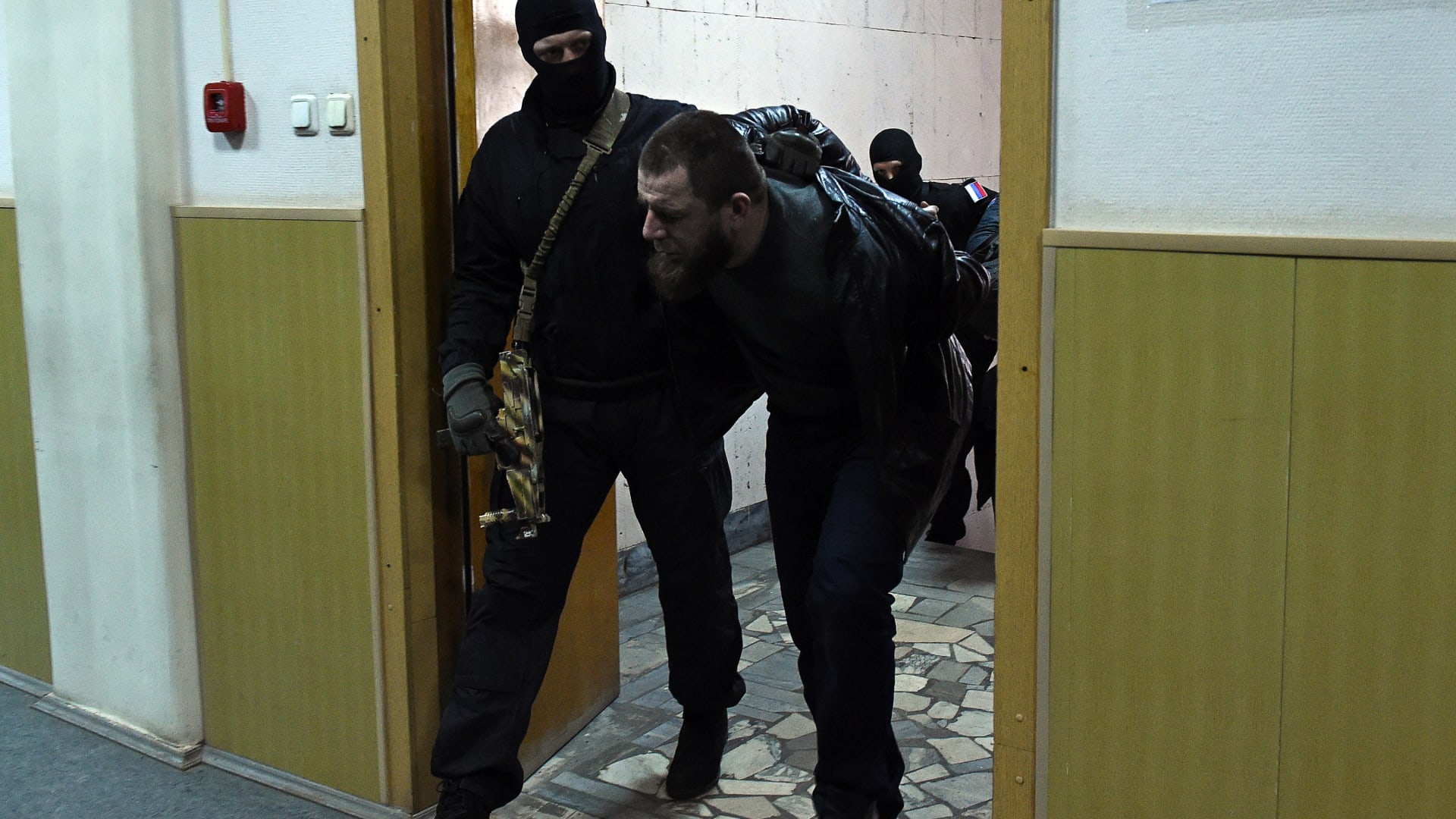 أحدهم قتل نفسه .. من هم المشتبه فيهم بقتل زعيم المعارضة الروسية نيمتسوف؟
