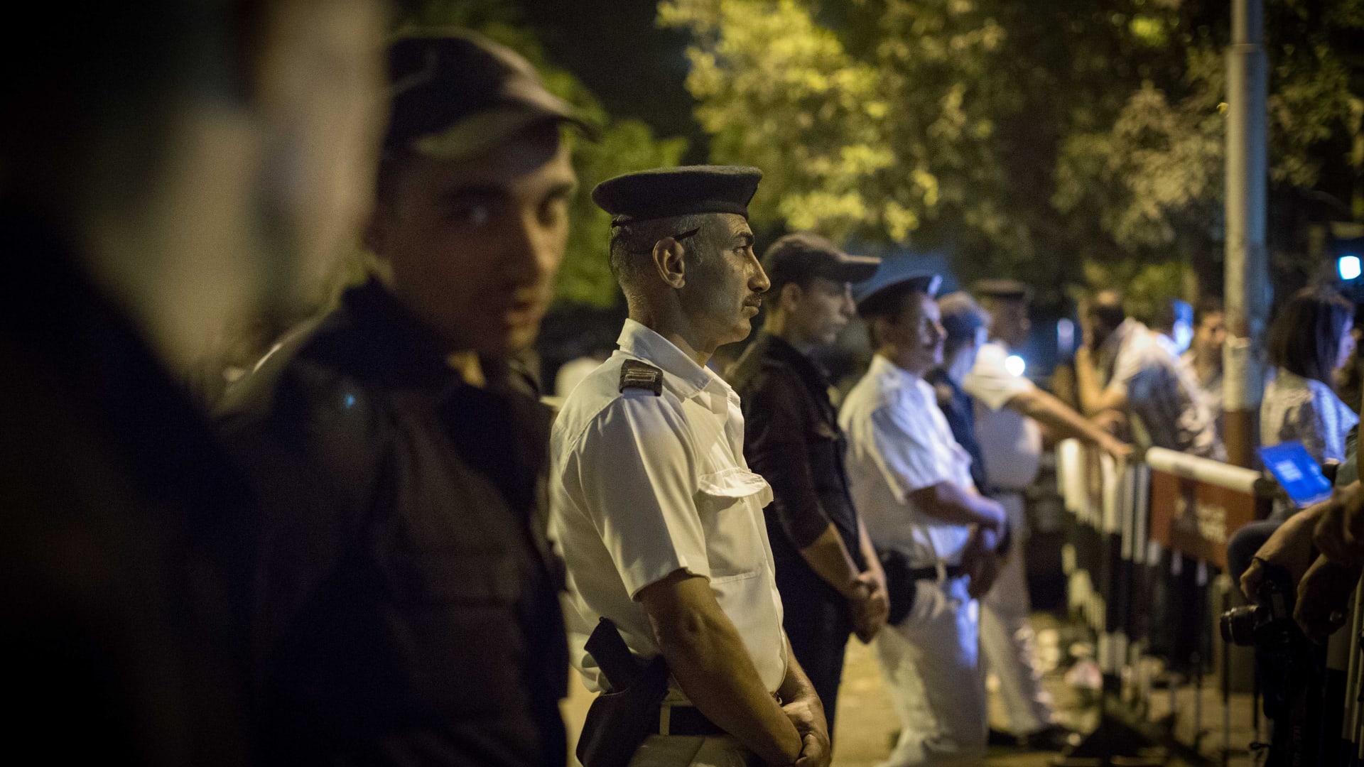 داعش يتبنى إطلاق النار على دورية شرطة في سيناء.. والداخلية المصرية: "مجهولون" يقتلون 5 من الشرطة