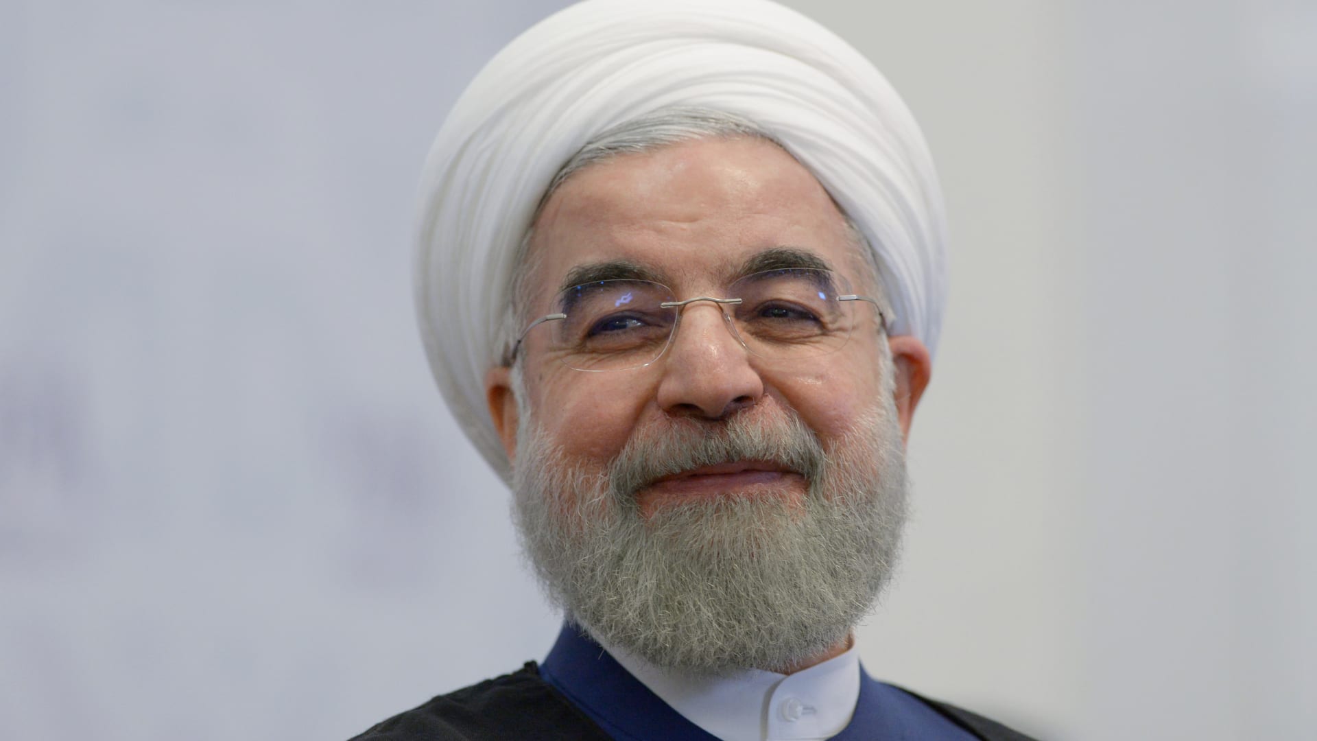 كامليا انتخابي فرد تكتب لـCNN: سيواجه روحاني المتشددين بحال فوزه بالانتخابات.. وتطلعات لتحسن العلاقات بين إيران وجاراتها