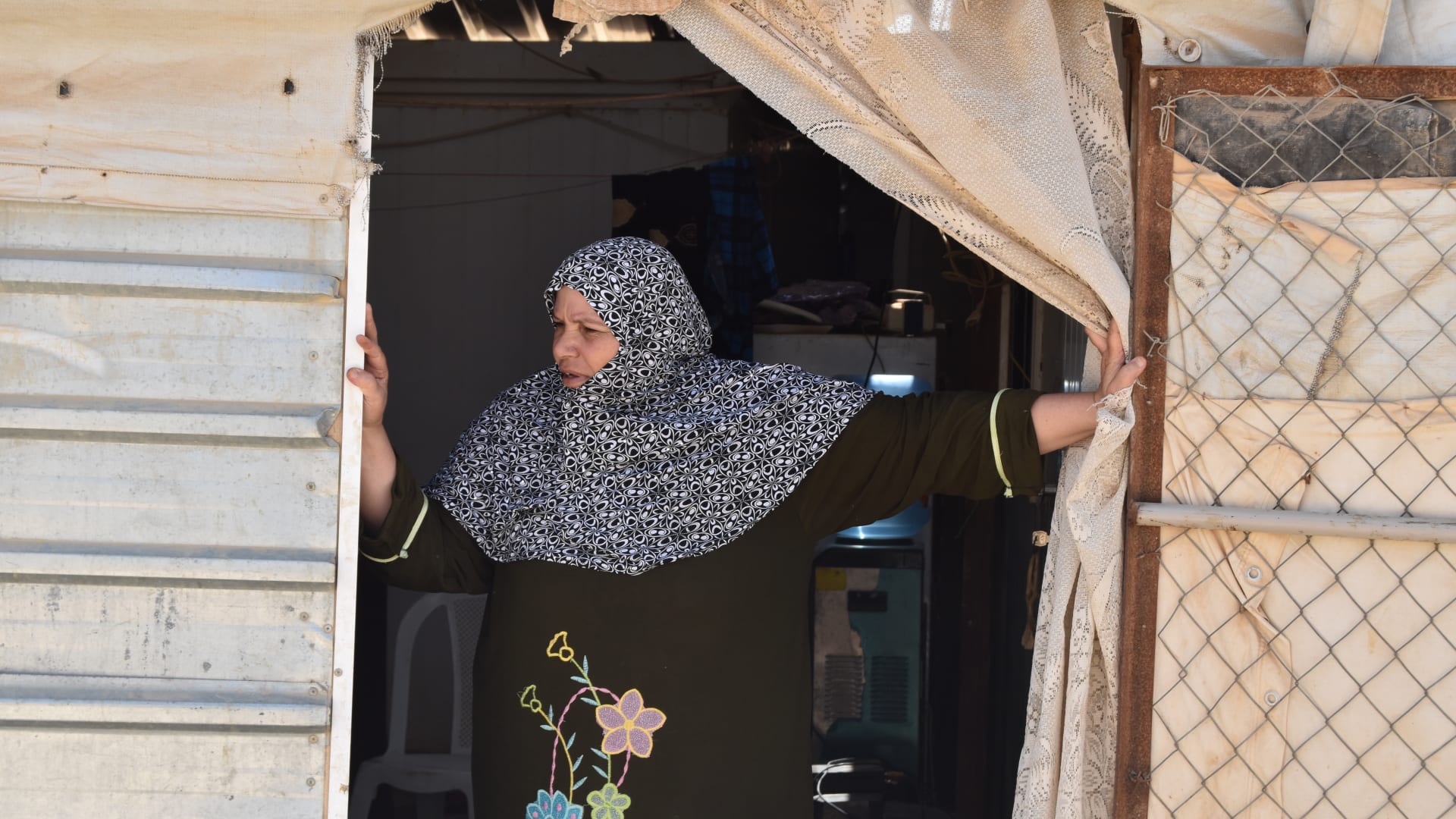 التغريبة السورية.. صاحبة "خيمة 1" تروي تفاصيل أول ليلة بالزعتري