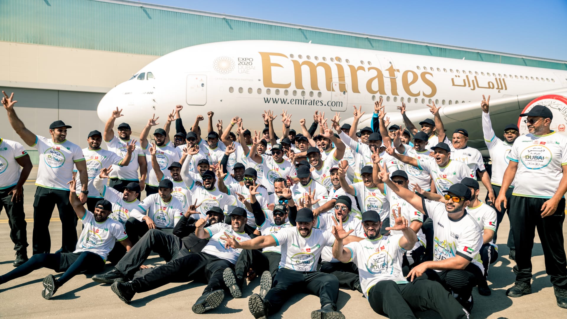 شرطة دبي تكسر الرقم القياسي وتسحب طائرة آيرباص A380-800