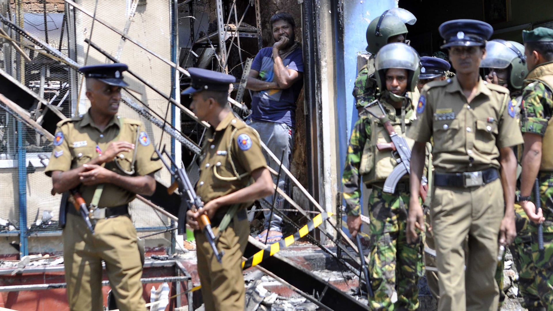 سريلانكا تعلن الطوارئ لوقف عنف طائفي بين البوذيين والمسلمين
