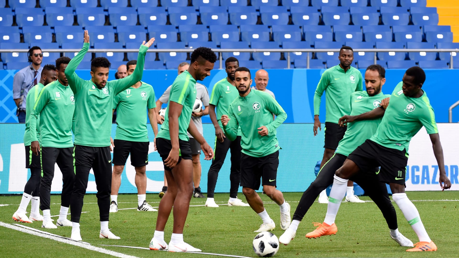 تيسير الجاسم: حرارة الطقس لن تؤثر وسنقدم مباراة تسعد السعوديين أمام الأوروغواي