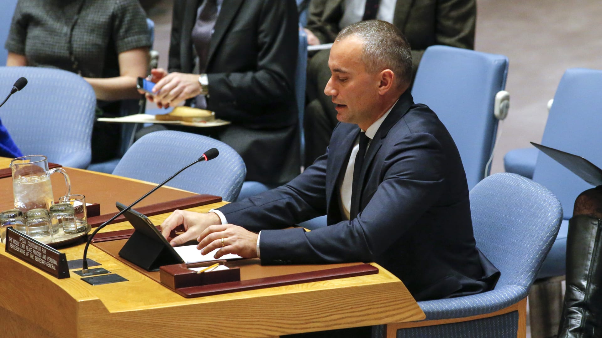 نيكولاي ميلادينوف: ندعم جهود الحكومة الفلسطينية من أجل تحمل مسؤولياتها في غزة