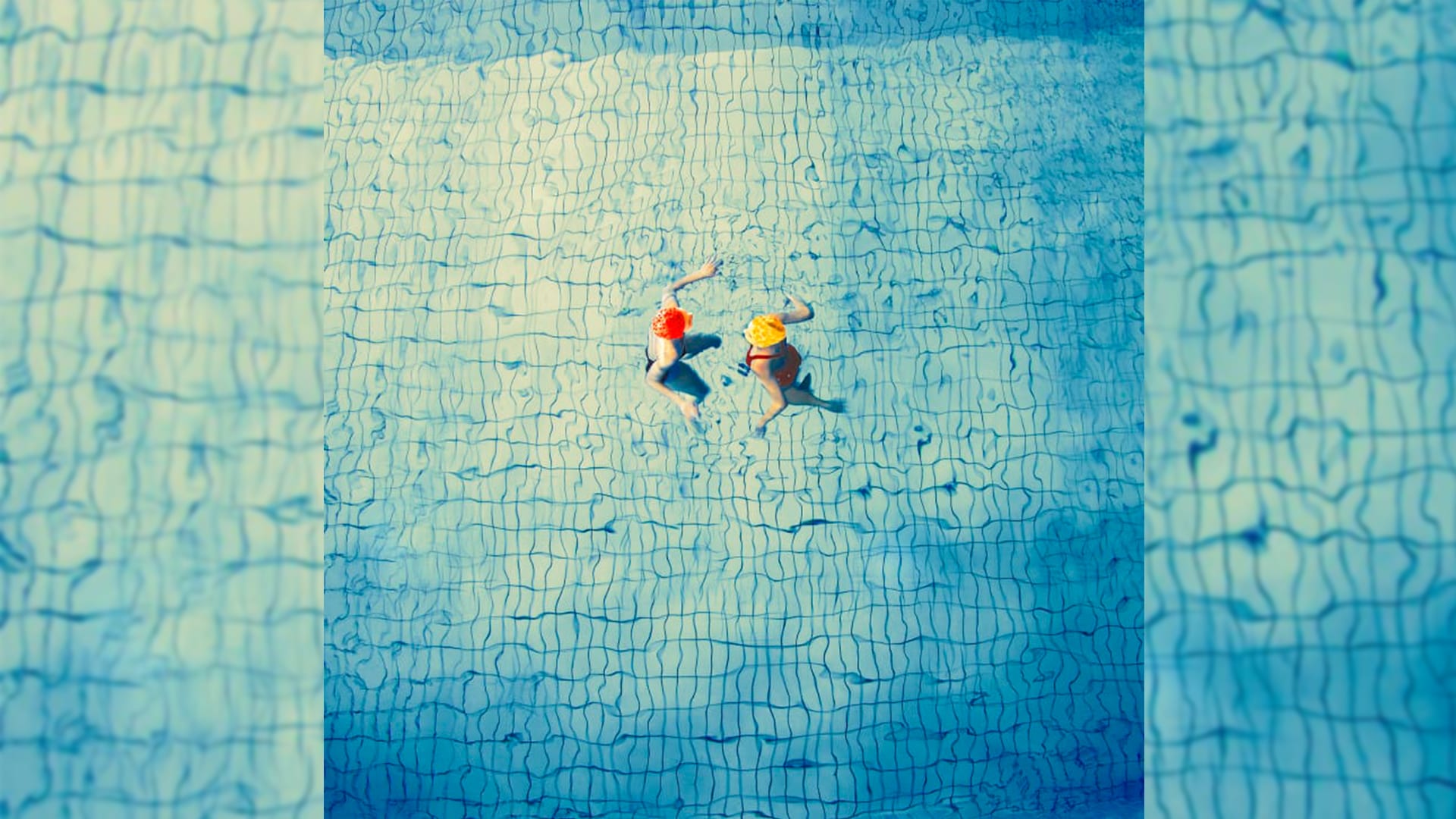 مصورة فوتوغرافية ترصد جمال برك السباحة خلال الحقبة الاشتراكية 