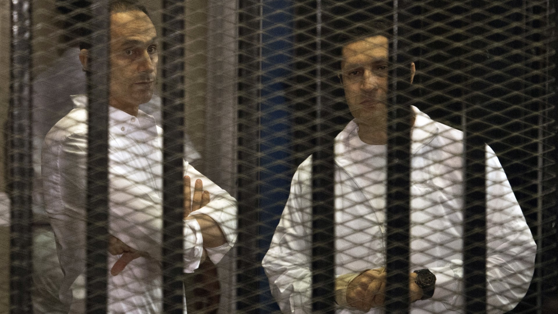 بعد أمر إلقاء القبض عليه بقضية البورصة.. علاء مبارك يتمسك بـ"ظهور الحقيقة" 