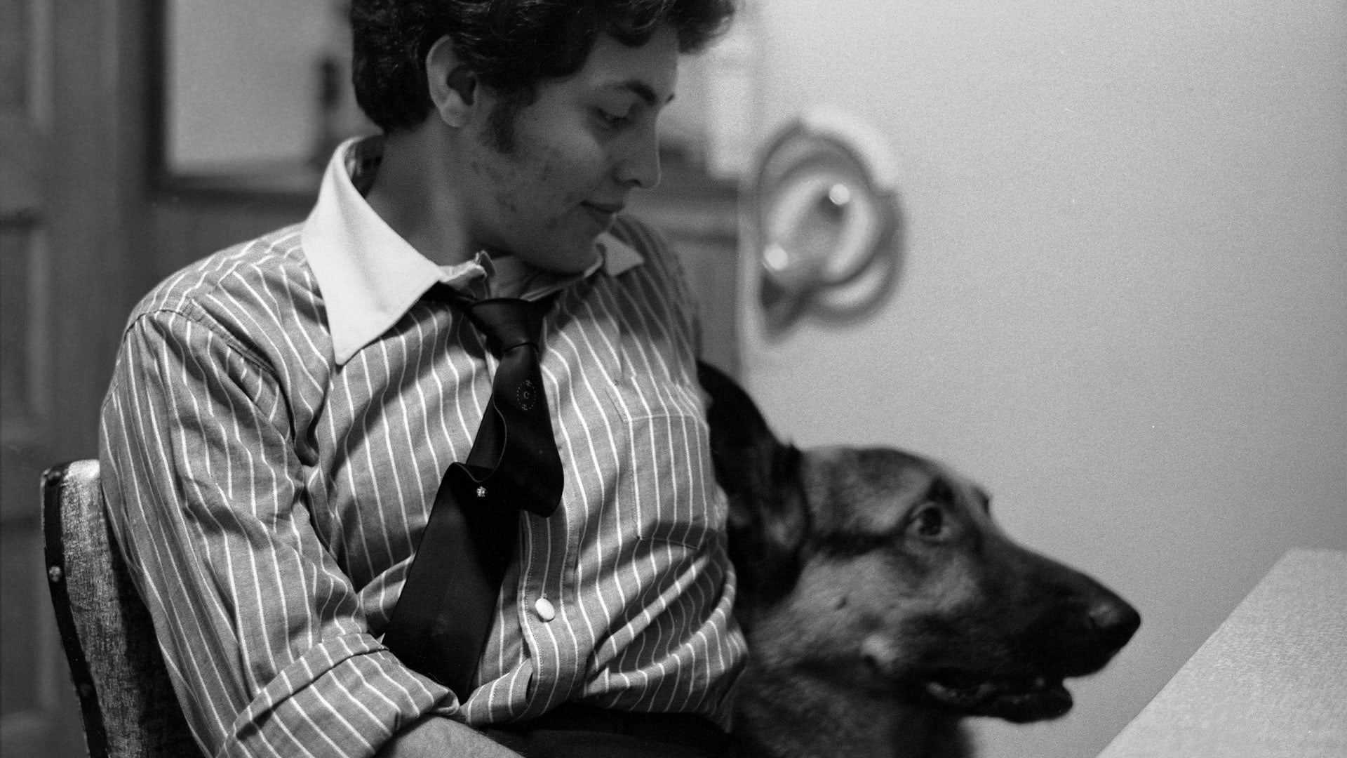 ركزت المصورة دونا غوتشاك في حياتها المهنية على خفايا مجتمع المثليين في السبعينيات، الذي كانت تتجاهله عدسات الإعلام.	