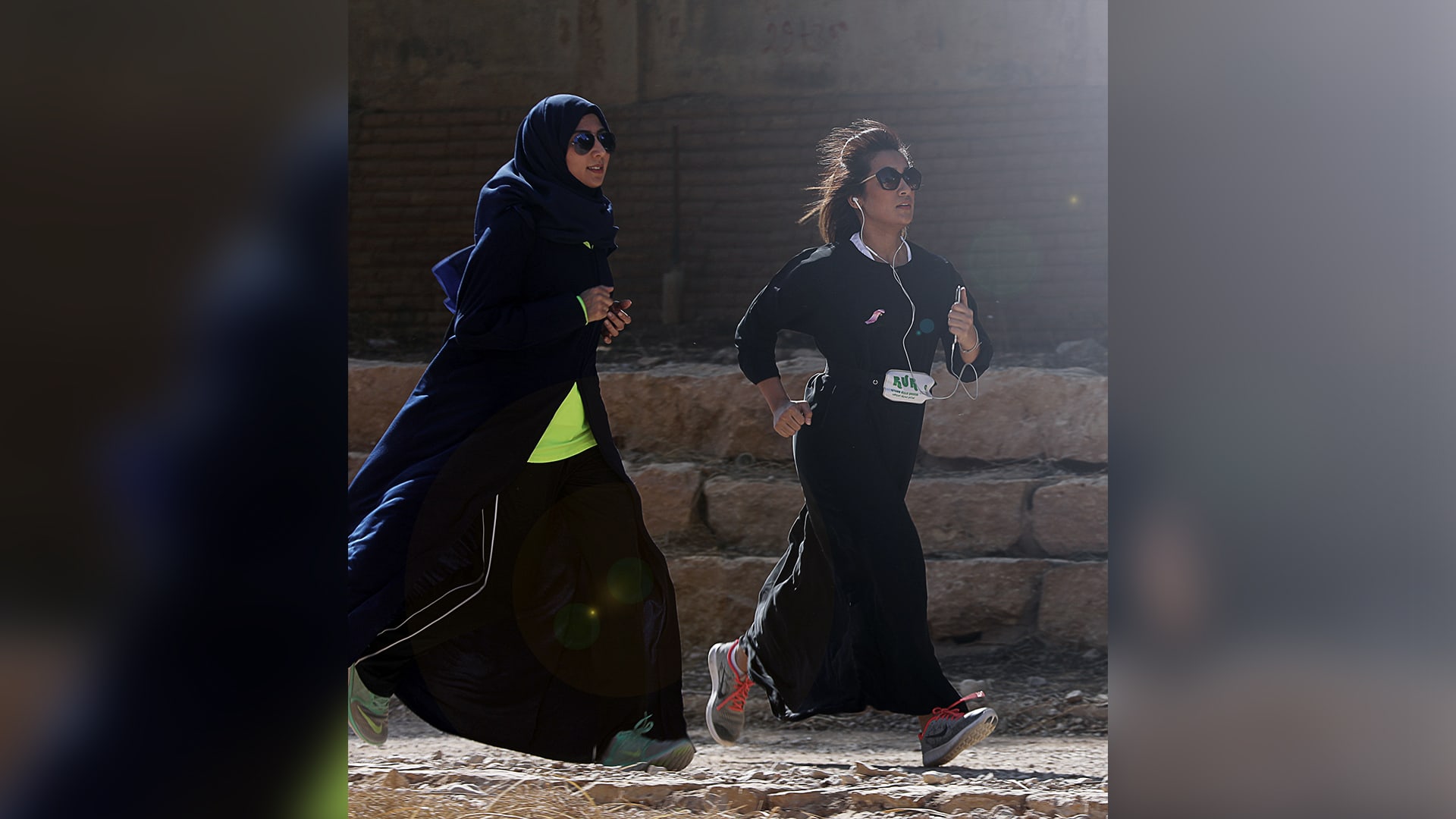 في السعودية.. هل هذا أول فريق نسائي لممارسة الجري في شوارع الرياض؟