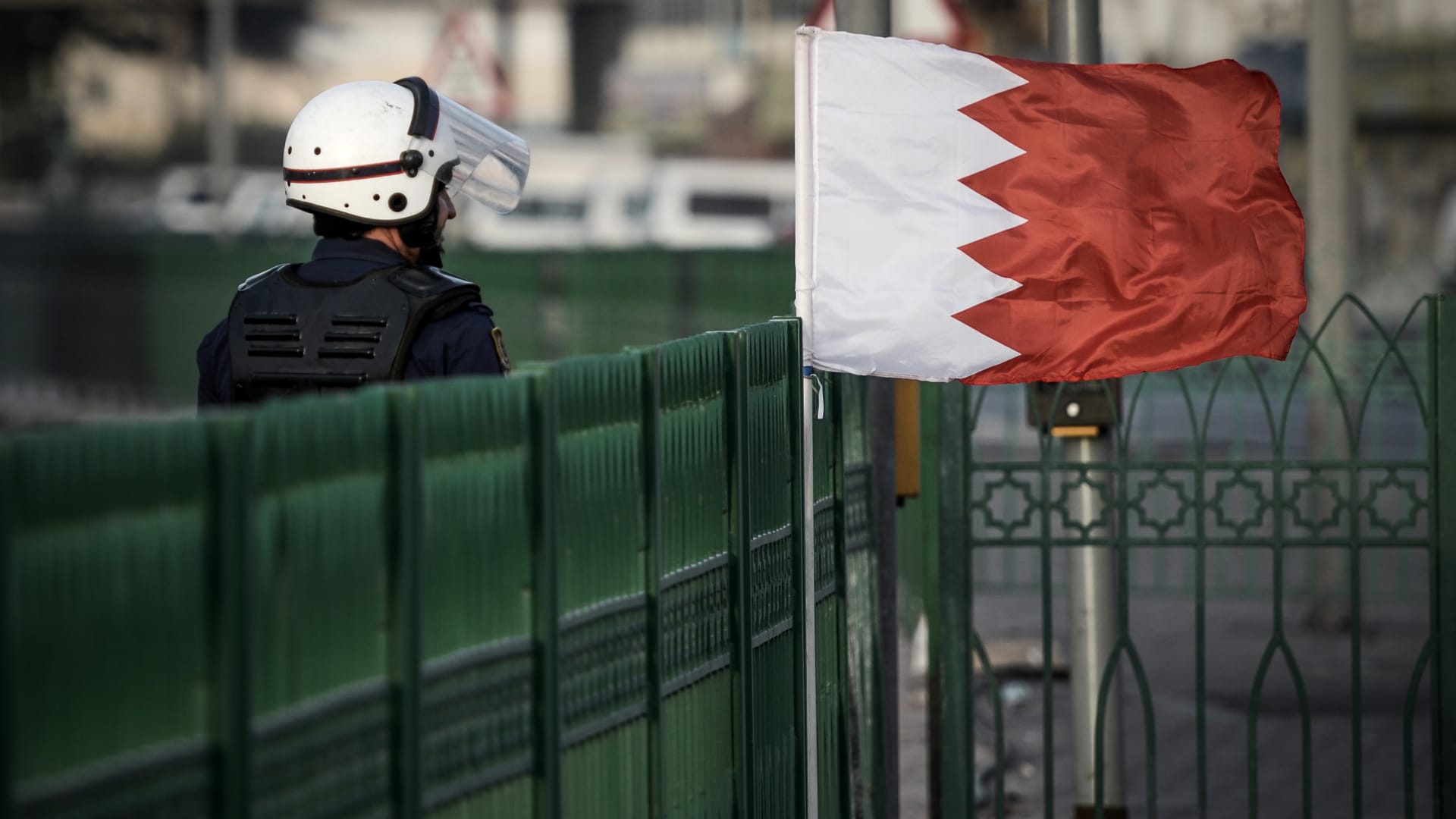 البحرين: حبس متهم نشر "أخبارا كاذبة" وشكك بقدرة السلطات على حفظ الأمن