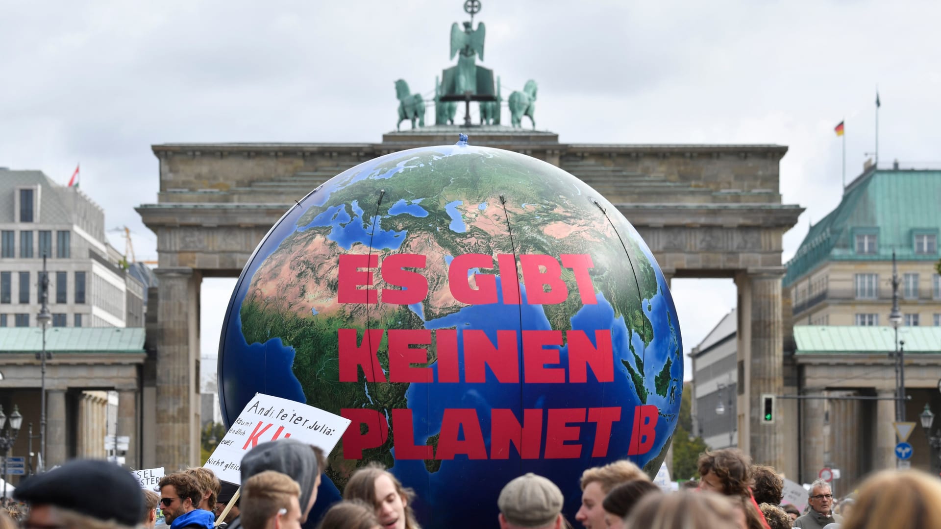 مظاهرات من أجل مواجهة التغير المناخي في برلين بألمانيا 