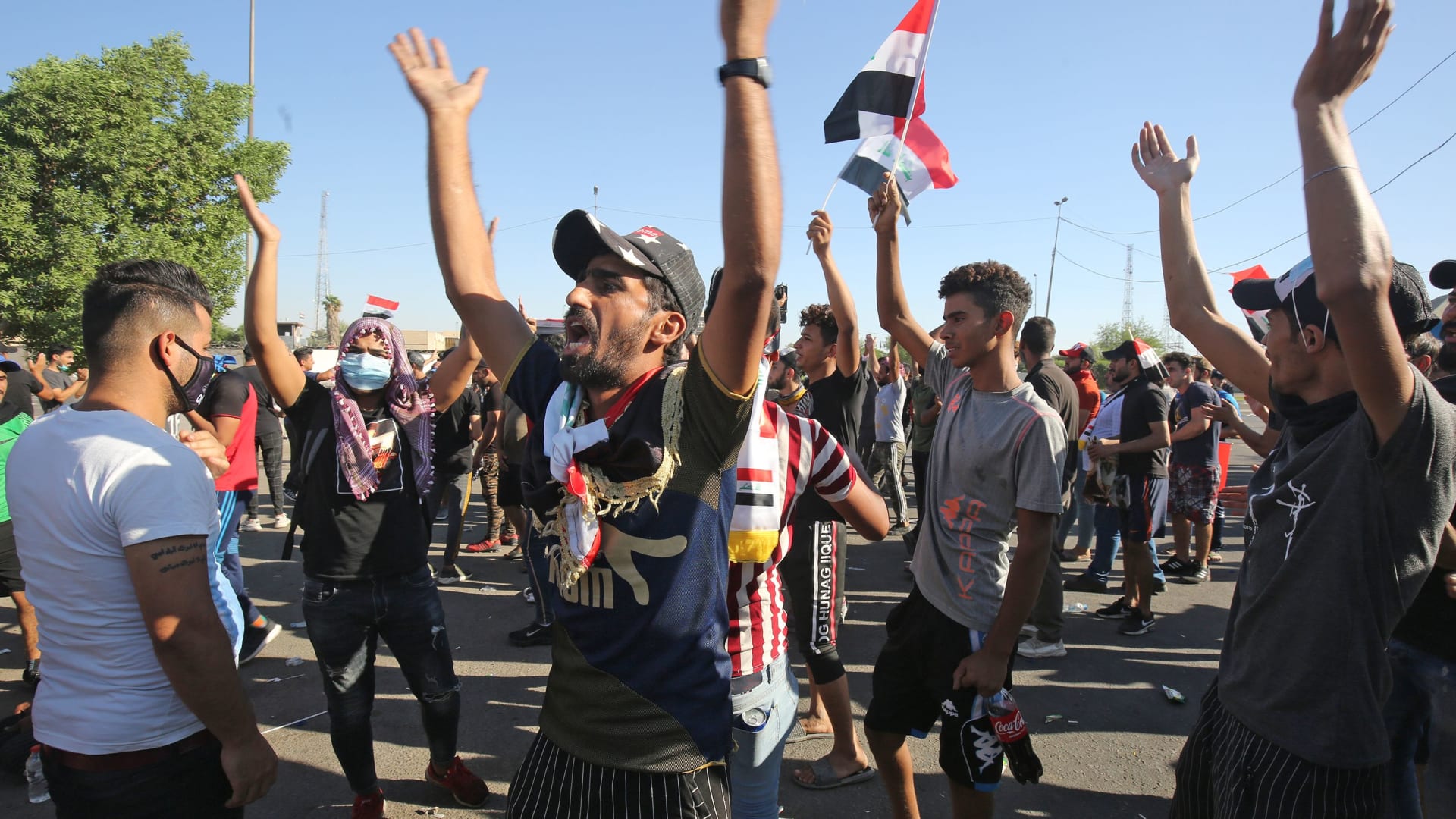 مظاهرات العراق.. 73 قتيلا للآن وحيدر العبادي يوجه رسالة بـ17 مقترحا
