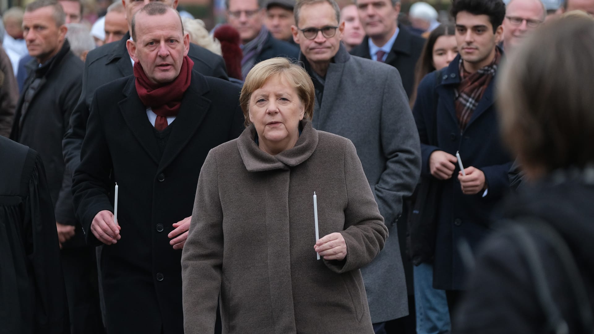 ميركل وقادة أوروبيون يحيون ذكرى مرور 30 عامًا سقوط جدار برلين