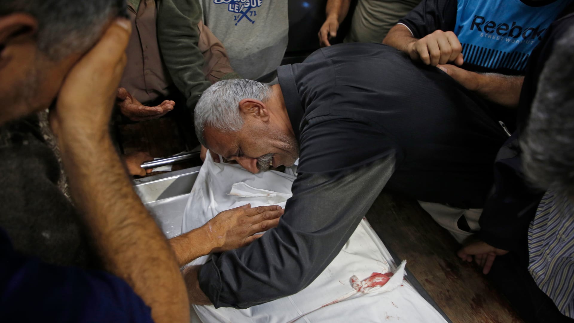 الصحة الفلسطينية: مقتل 7 في غزة نتيجة غارات جوية إسرائيلية