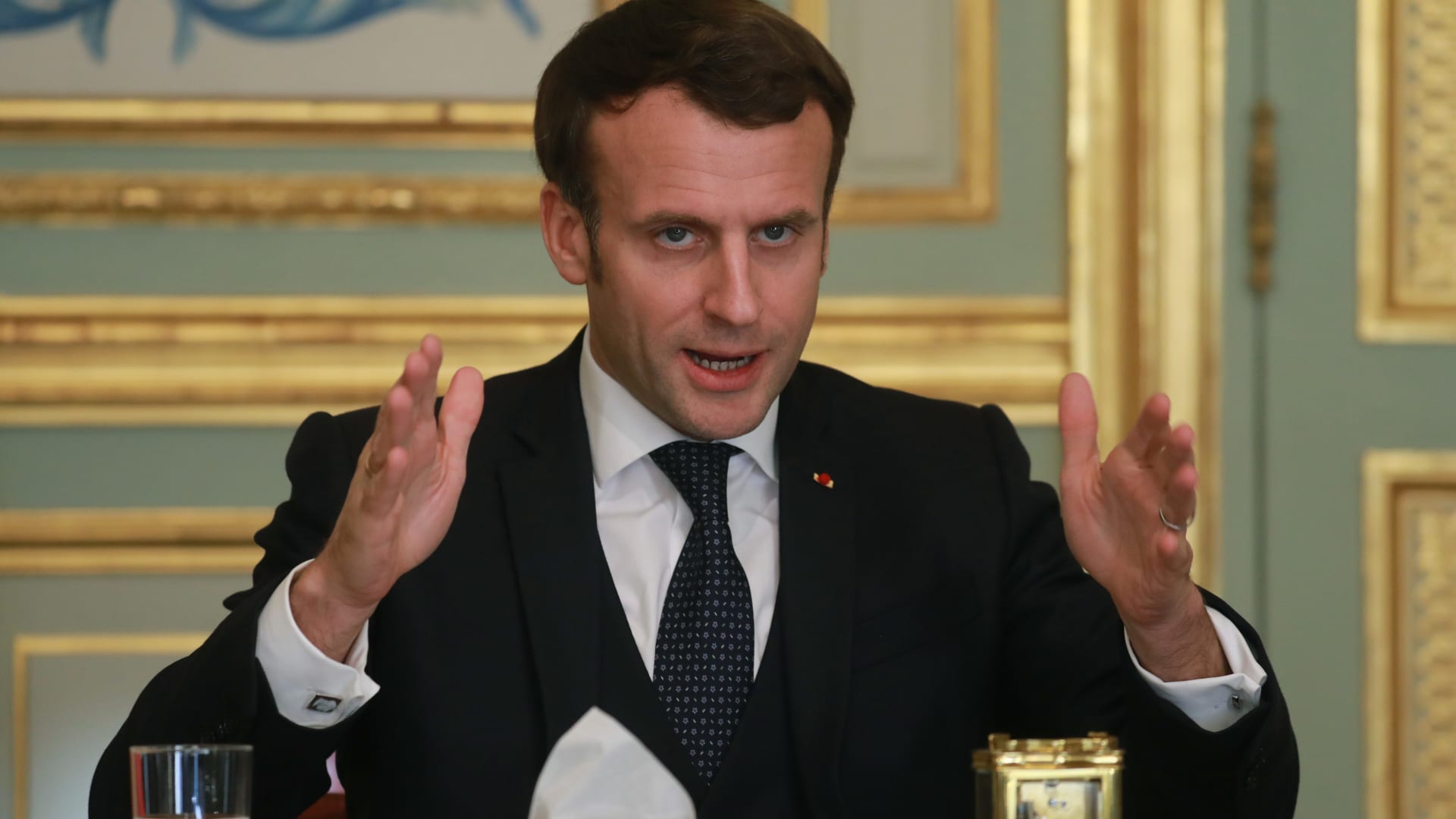 الرئيس الفرنسي يطلق عملية عسكرية بشعار "الصمود" لمواجهة كورونا