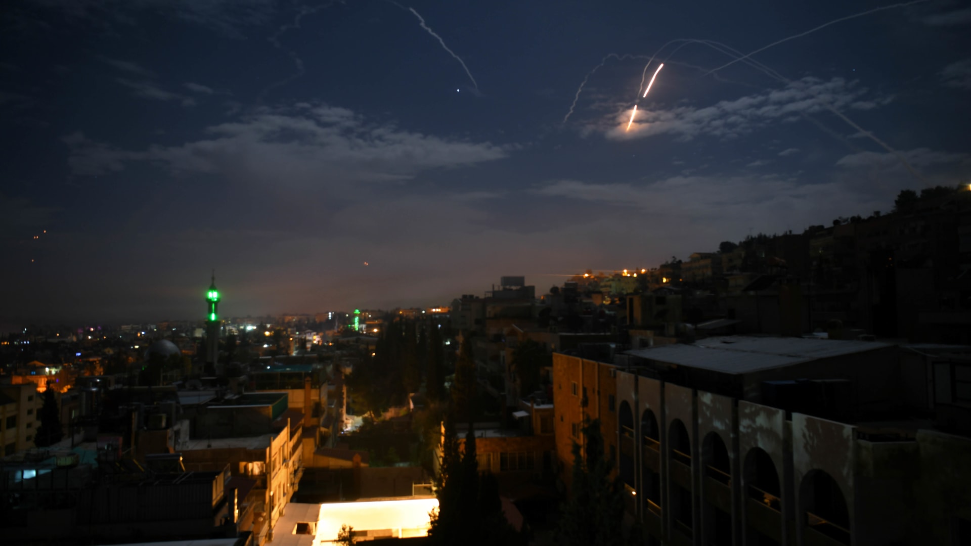 سانا: خسائر جراء ضربات جوية إسرائيلية في ريف دمشق الجنوبي.. والدفاعات الجوية تصدت لها