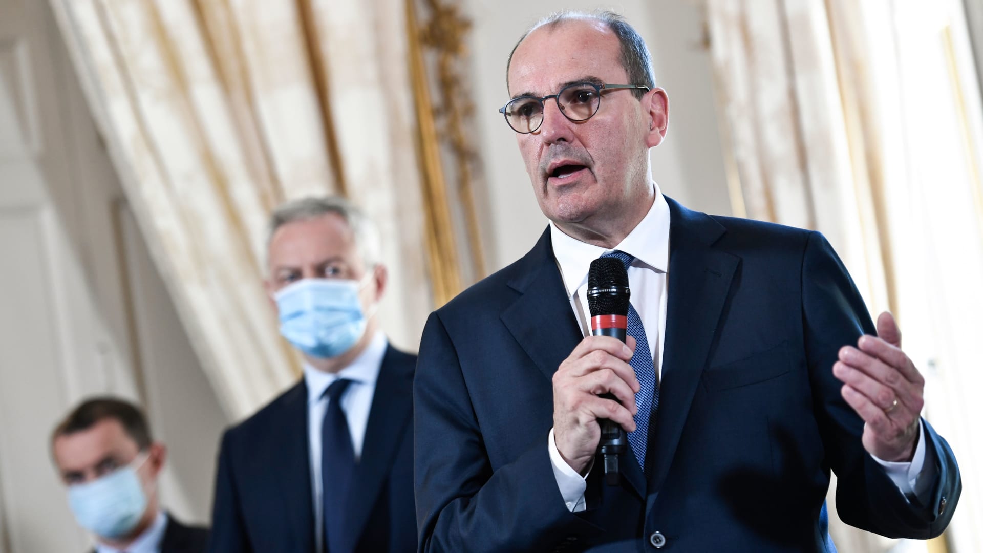 فرنسا تعلن عن خطة إنعاش اقتصادي قيمتها 100 مليار يورو